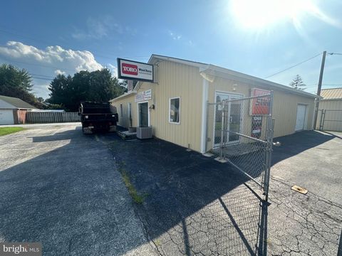 Photo of 2220 Carlisle Road, YORK, PA 17408 (MLS # PAYK2088426)