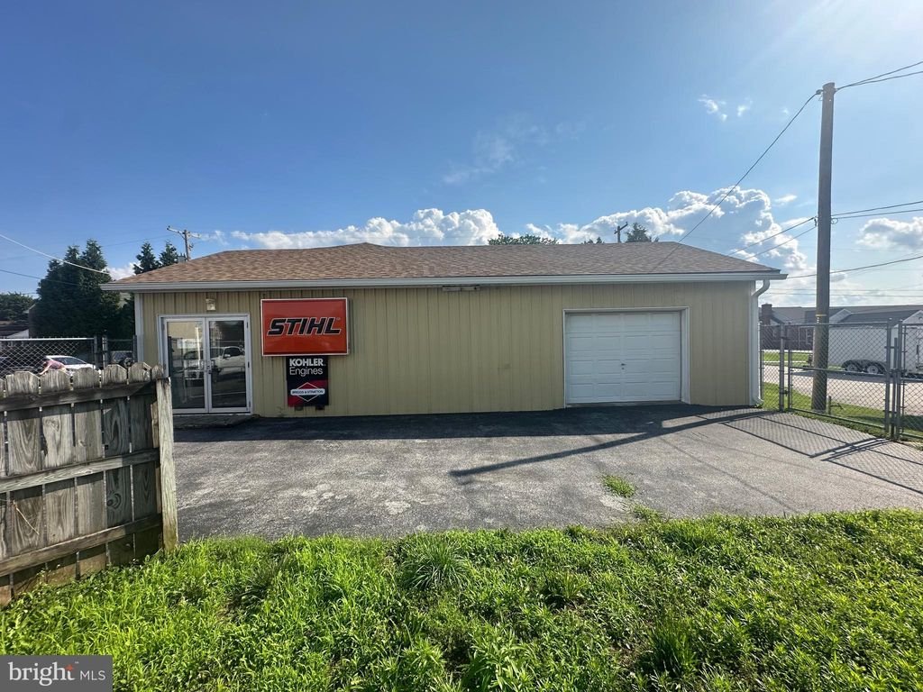 Photo of 2220 Carlisle Road, YORK, PA 17408 (MLS # PAYK2088426)