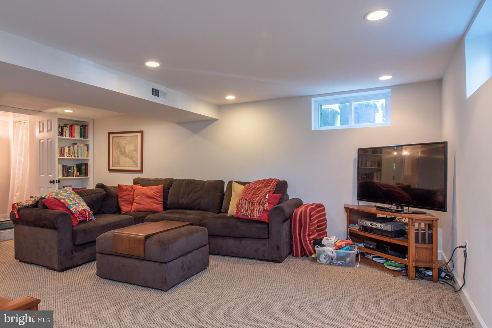 WAYCROFT WOODLAWN - Residential Lease