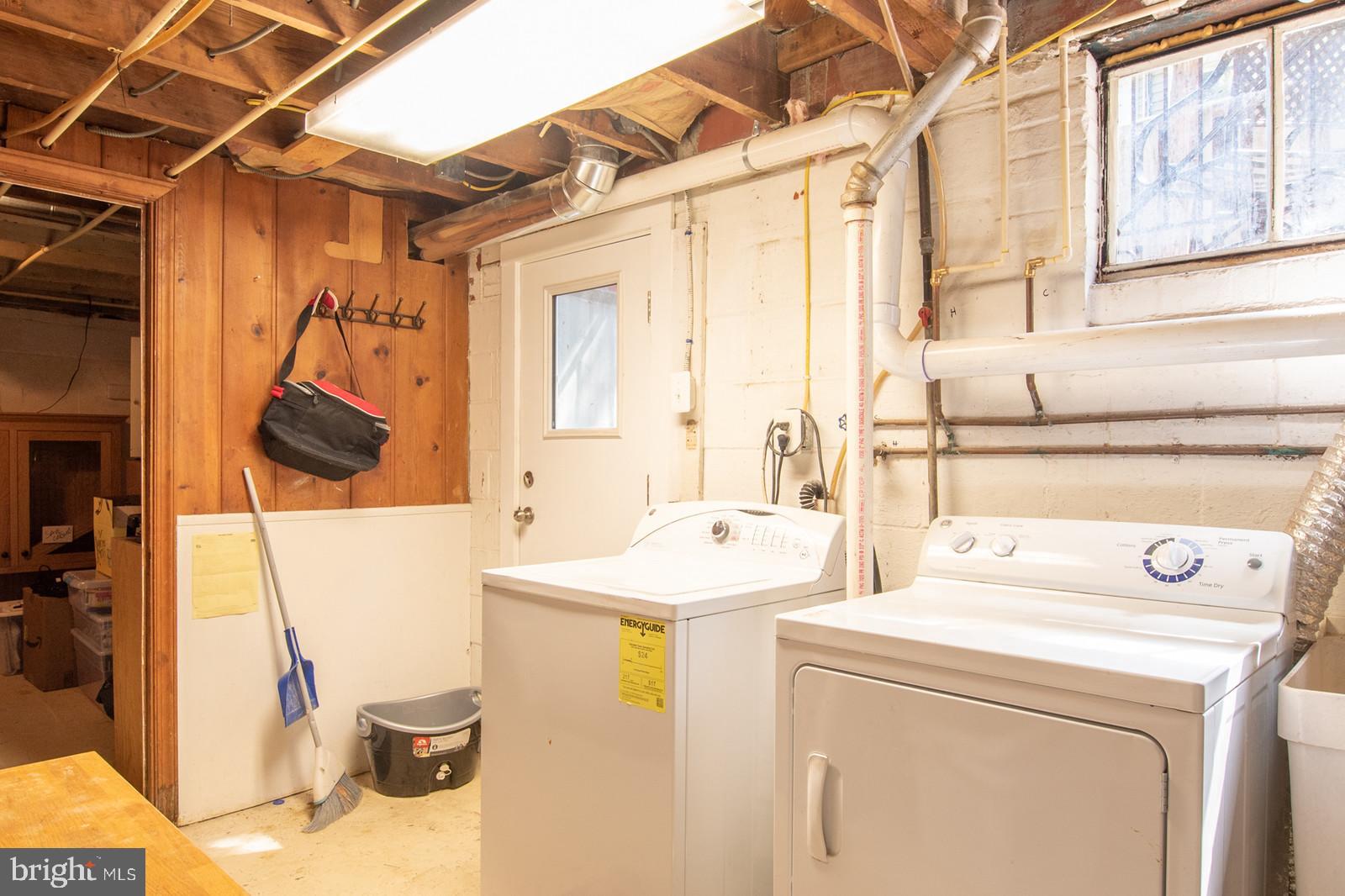 WAYCROFT WOODLAWN - Residential Lease