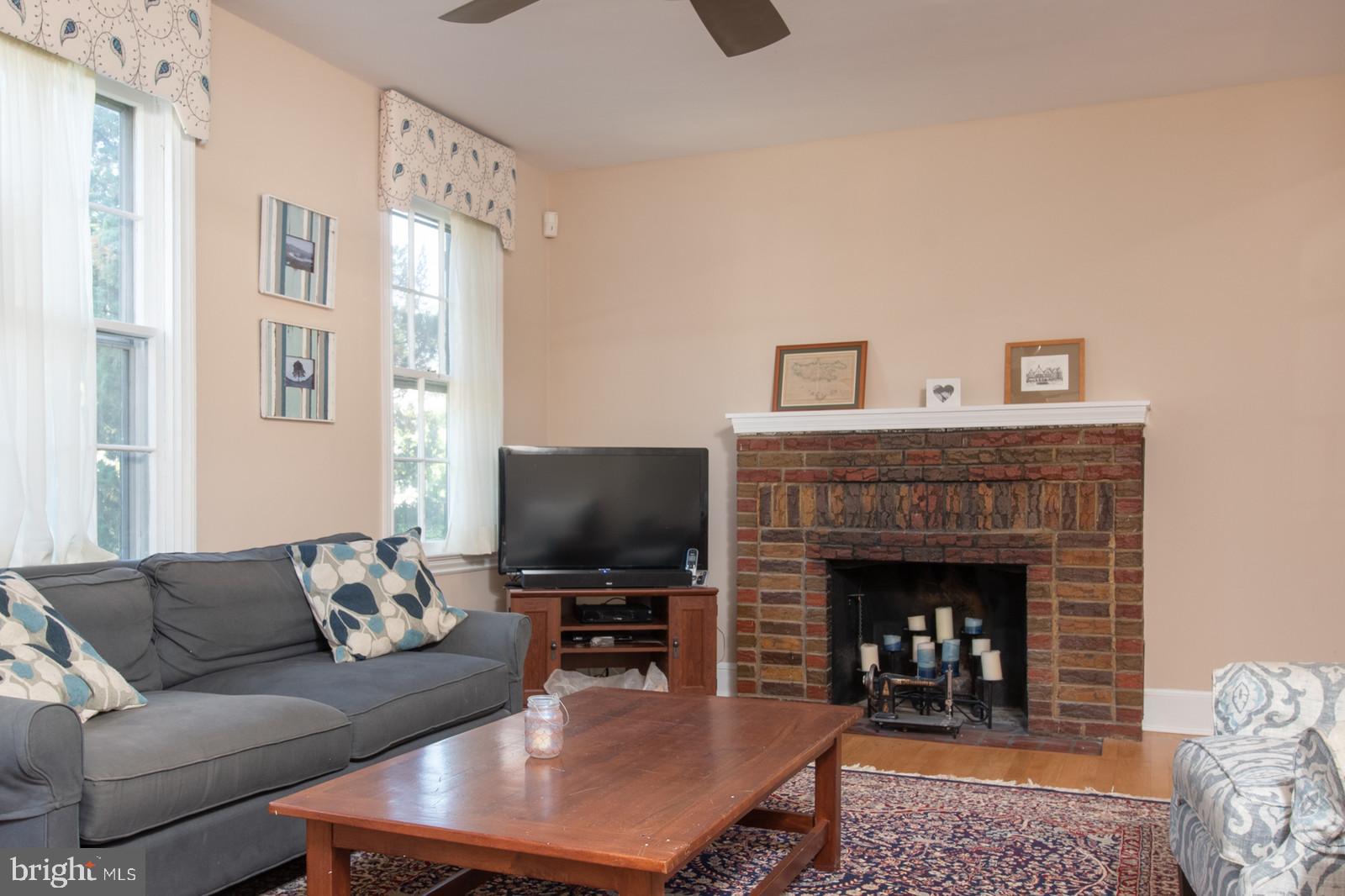 WAYCROFT WOODLAWN - Residential Lease