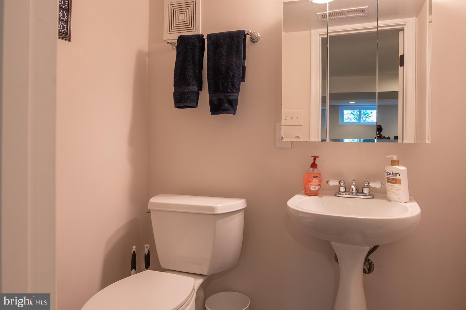 WAYCROFT WOODLAWN - Residential Lease