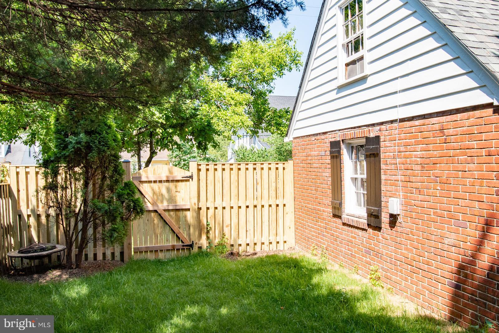 WAYCROFT WOODLAWN - Residential Lease