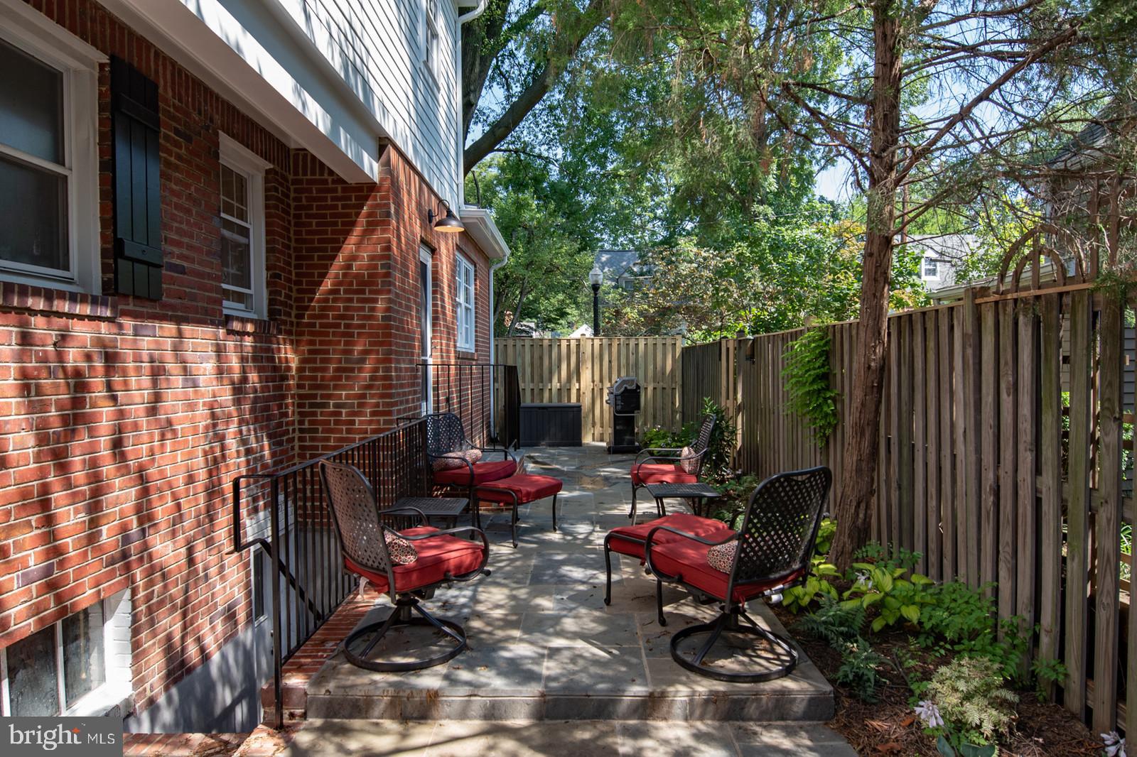 WAYCROFT WOODLAWN - Residential Lease