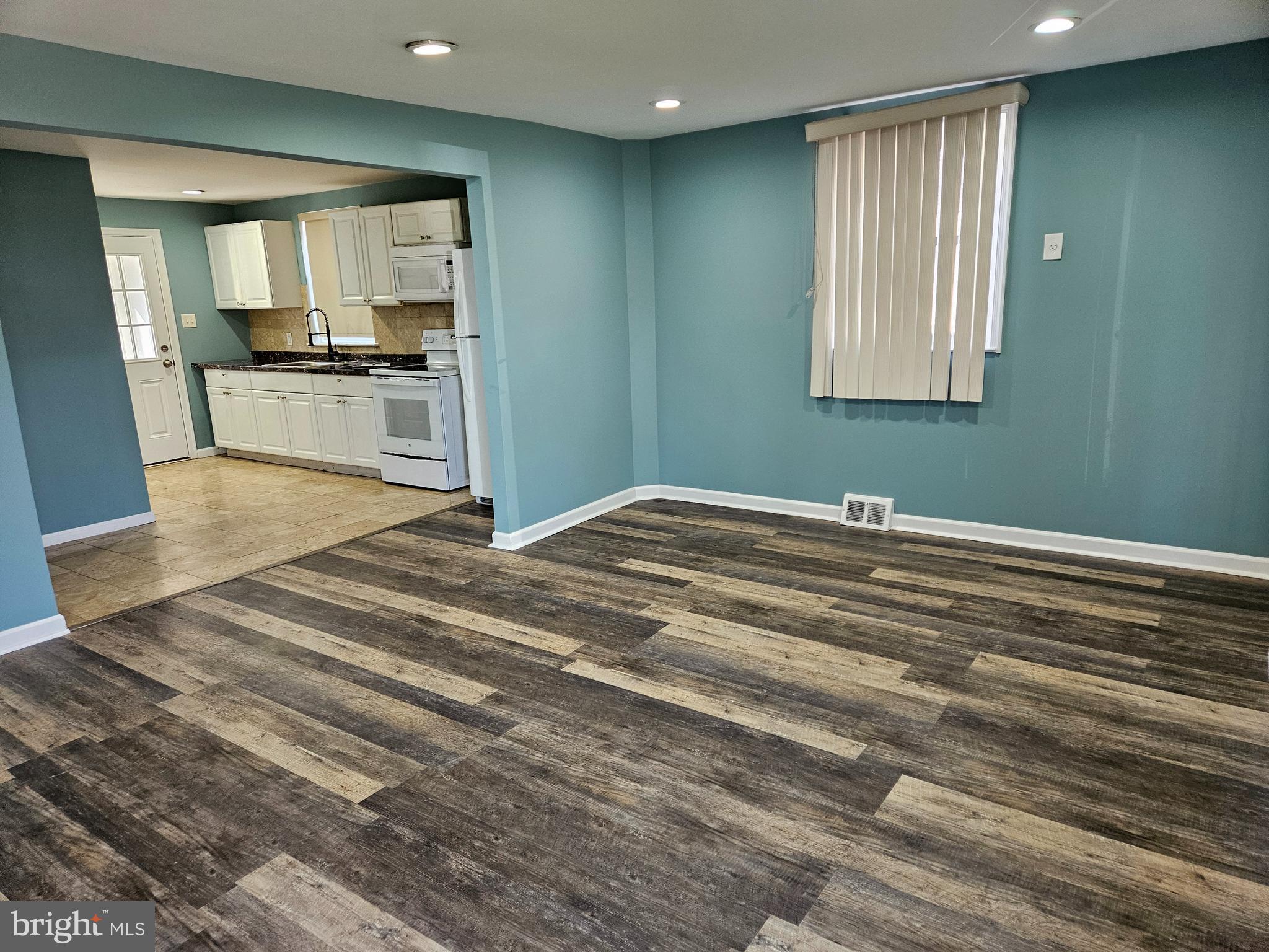 VALLEY FORGE HOMES - Residential Lease