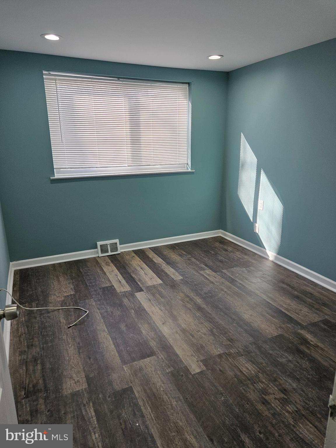 VALLEY FORGE HOMES - Residential Lease