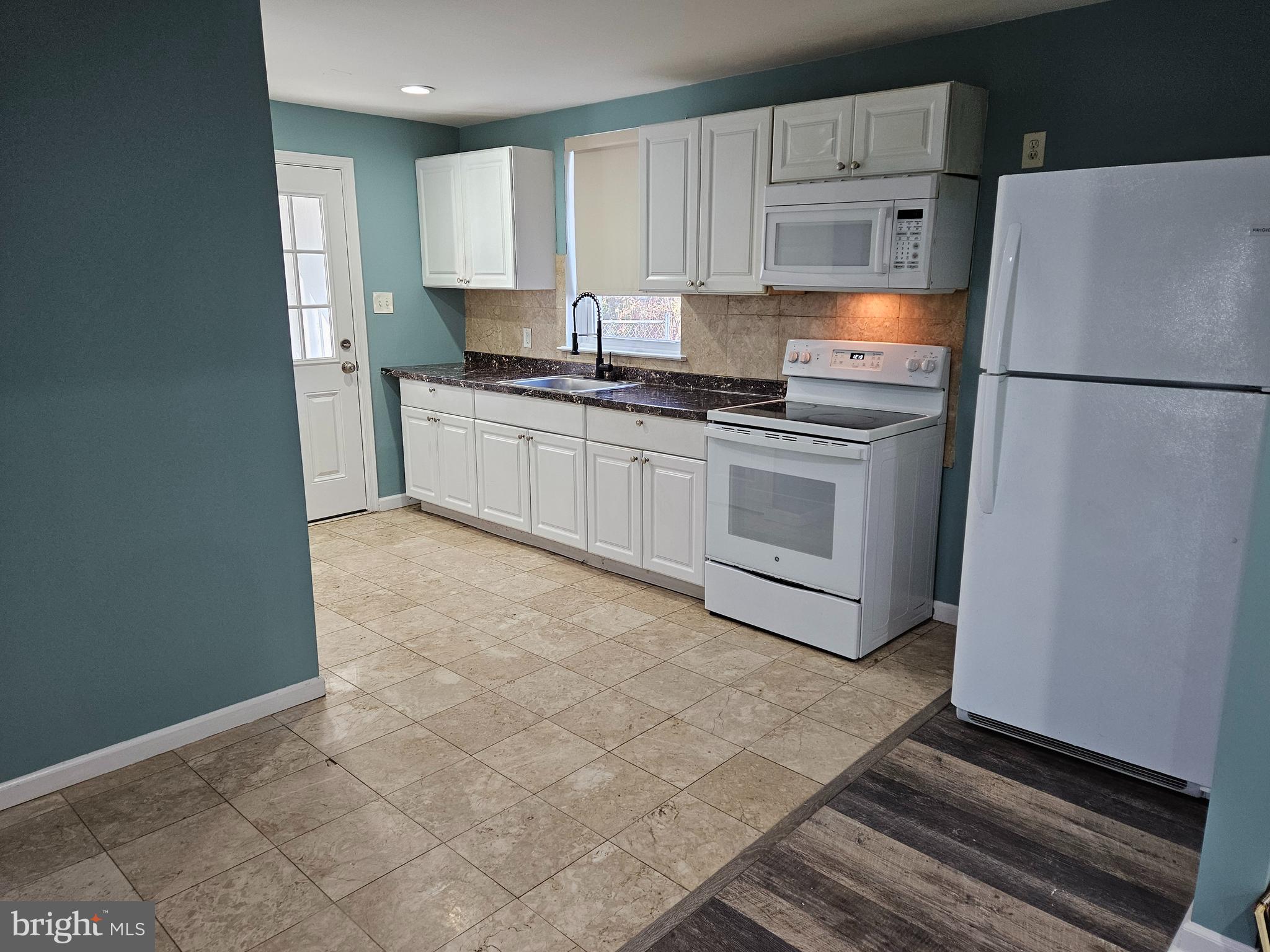 VALLEY FORGE HOMES - Residential Lease
