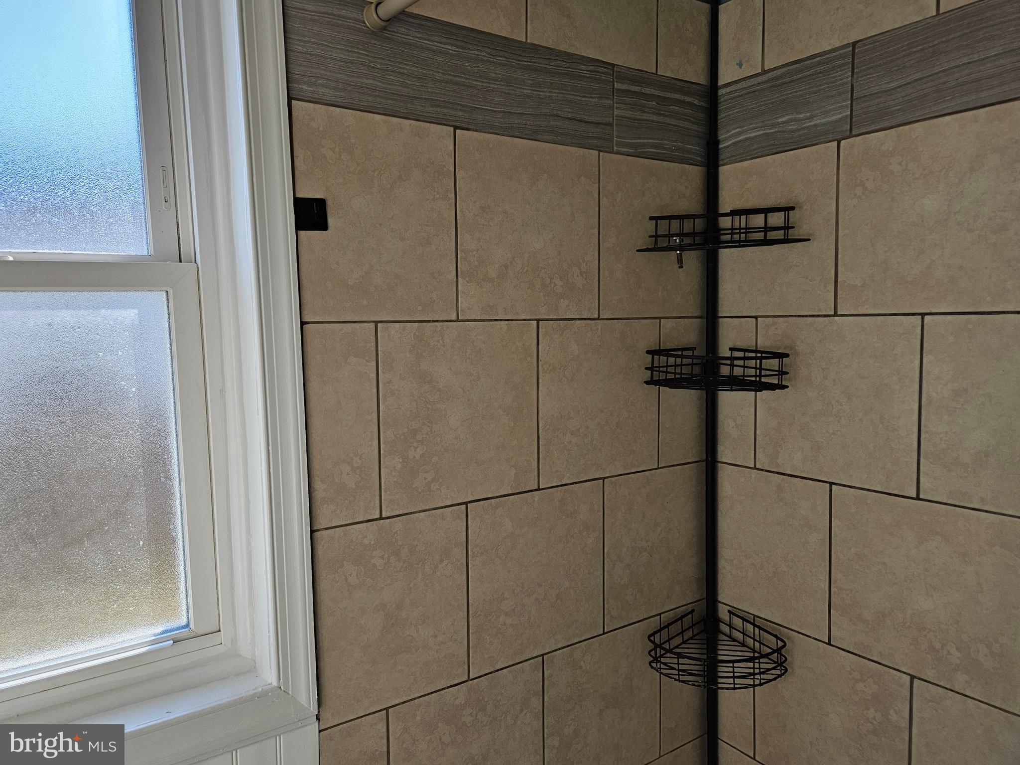 VALLEY FORGE HOMES - Residential Lease