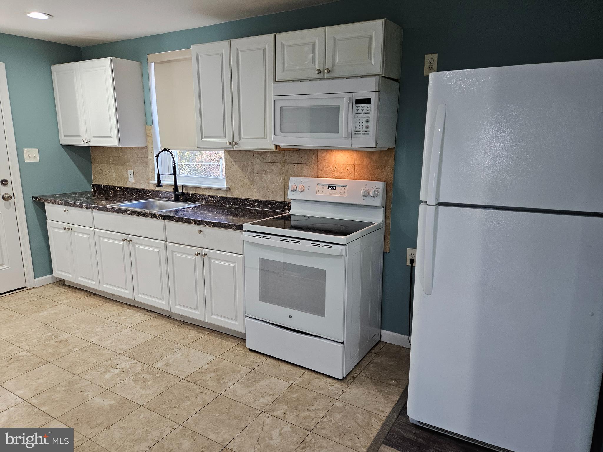 VALLEY FORGE HOMES - Residential Lease