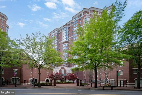 2121 Jamieson Avenue Unit 2006, Alexandria, VA MLS: VAAX2043926