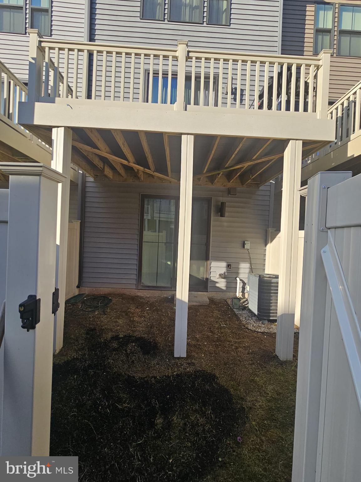 TANYARD SHORES - Residential Lease