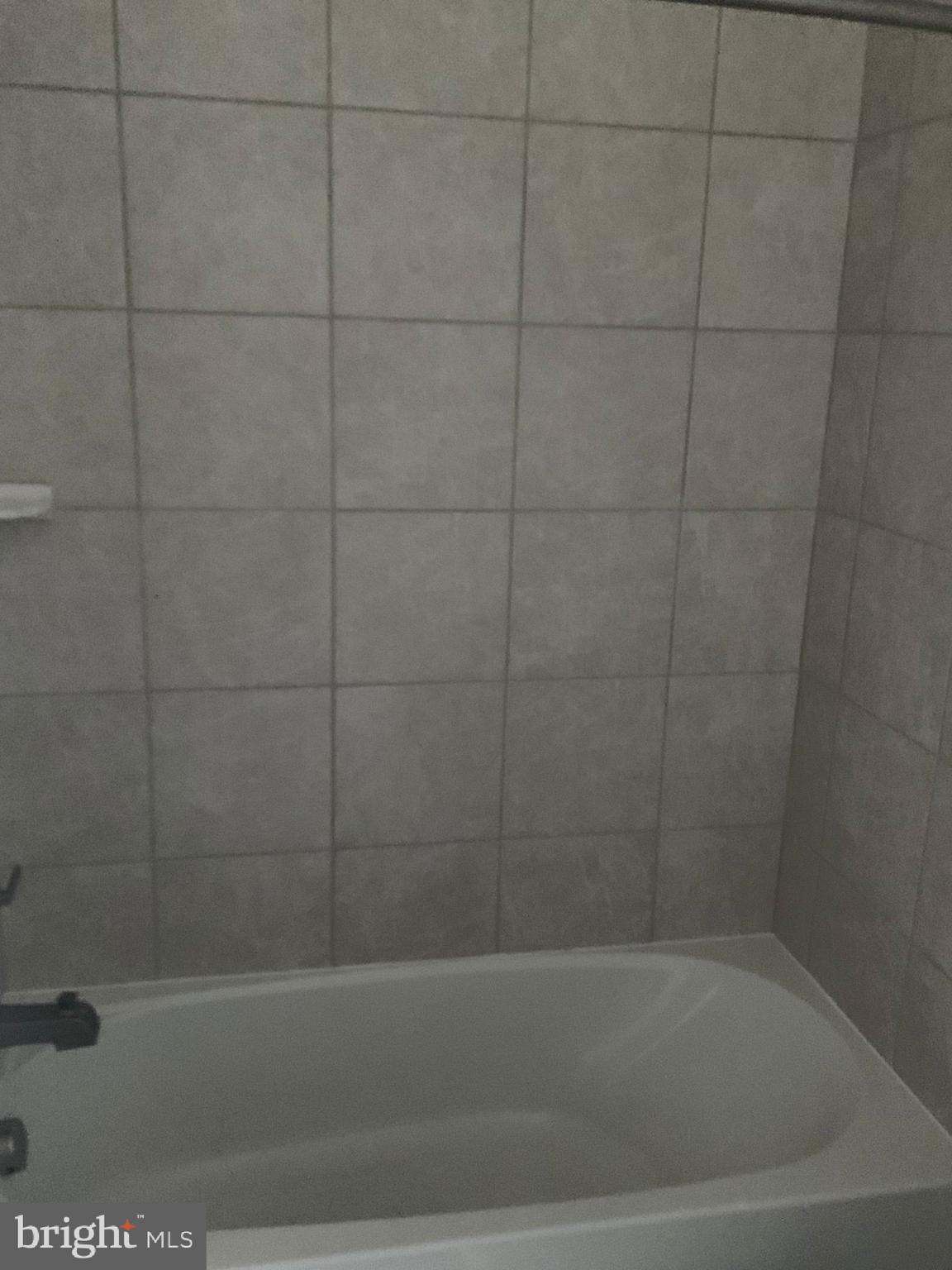 TANYARD SHORES - Residential Lease