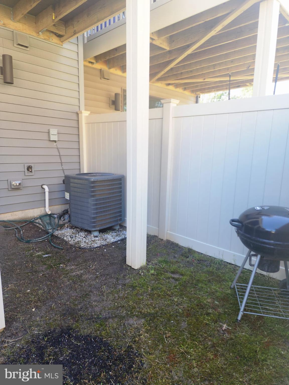 TANYARD SHORES - Residential Lease