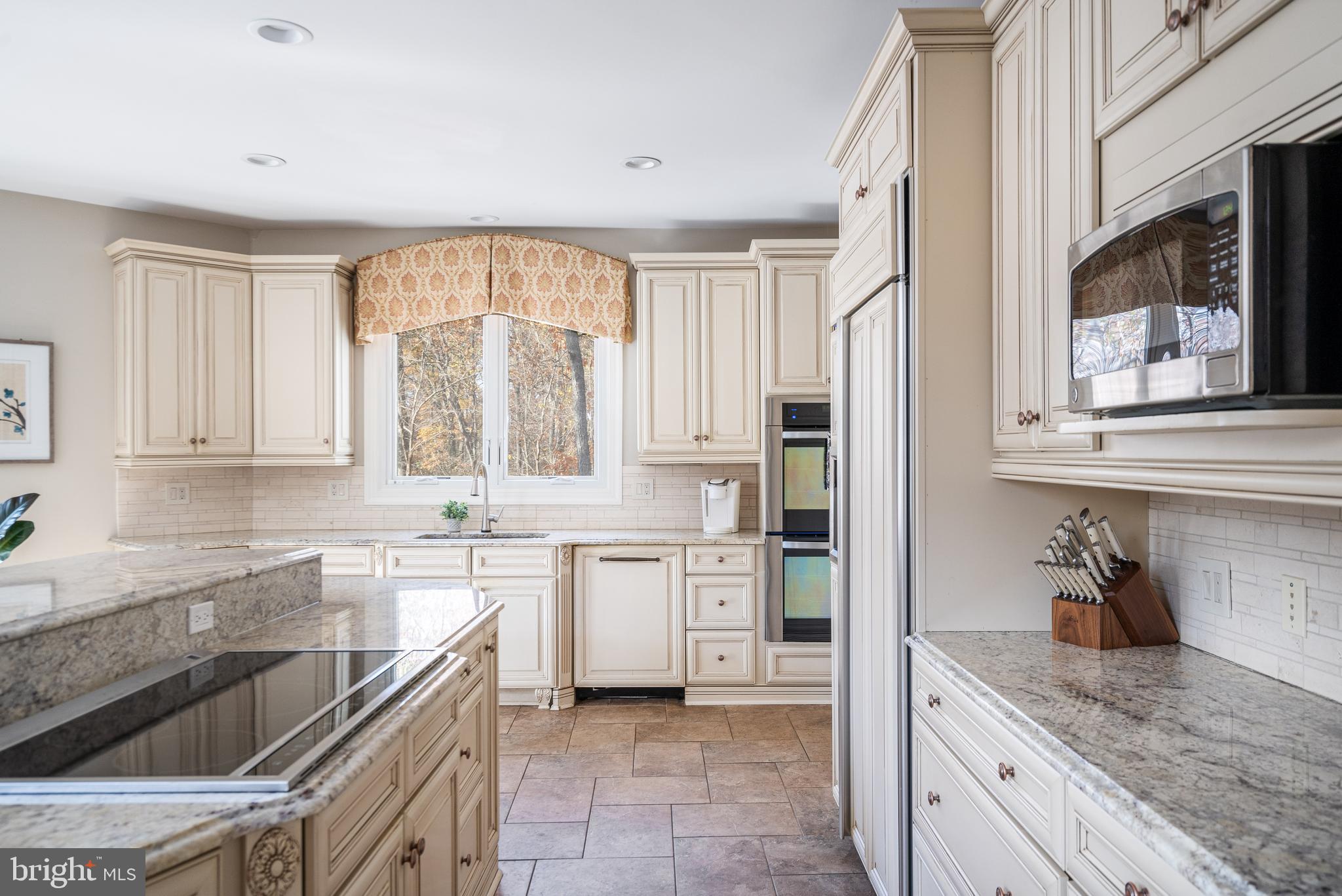 RESTON - Residential