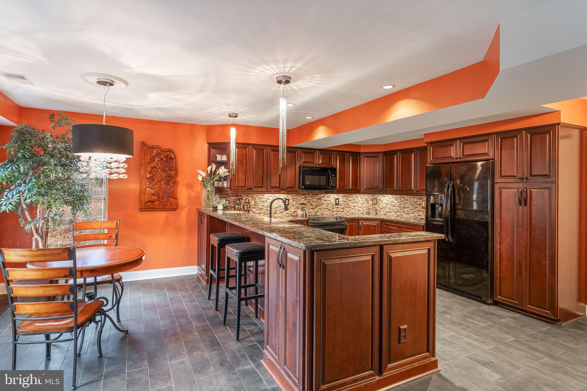 RESTON - Residential