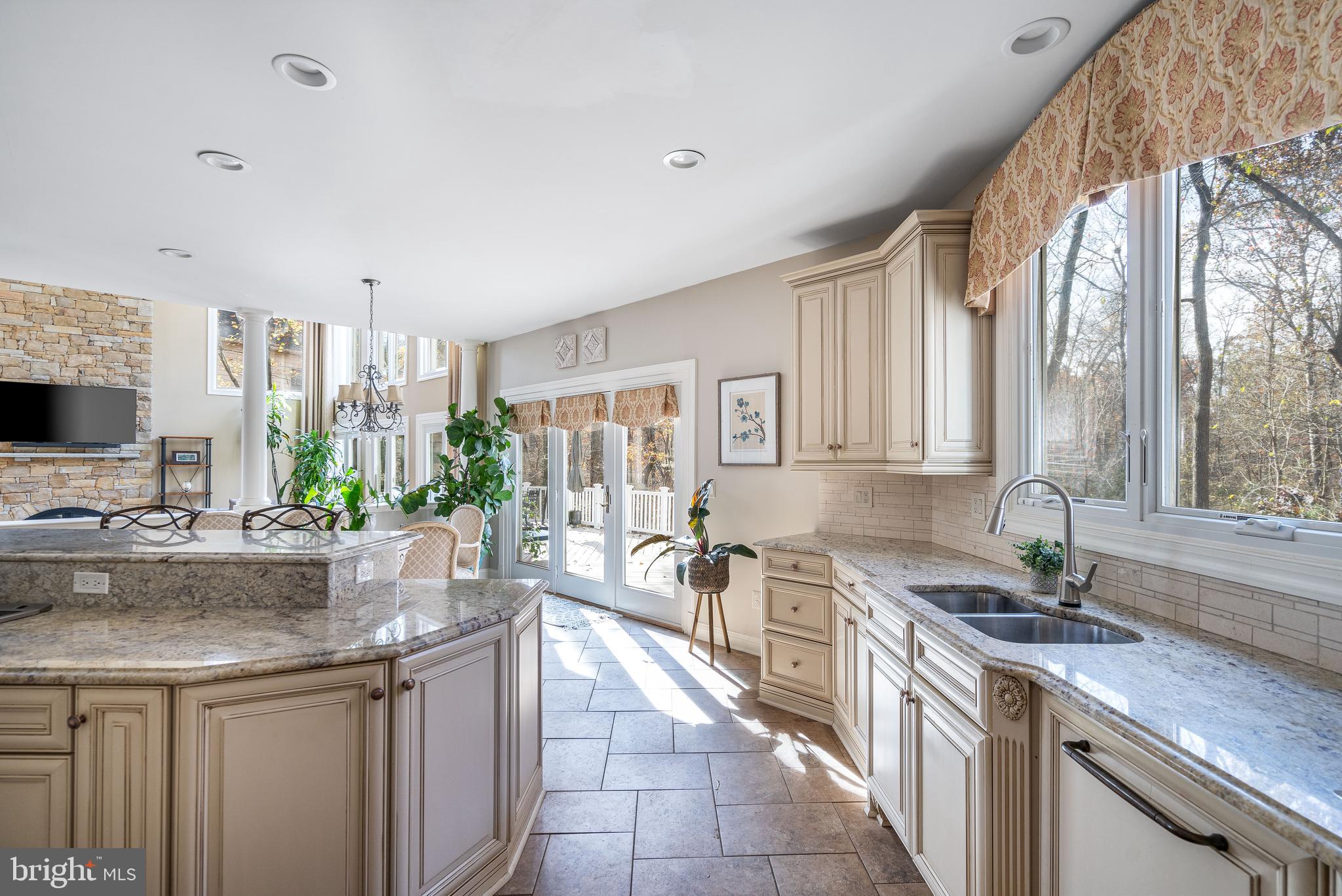 RESTON - Residential