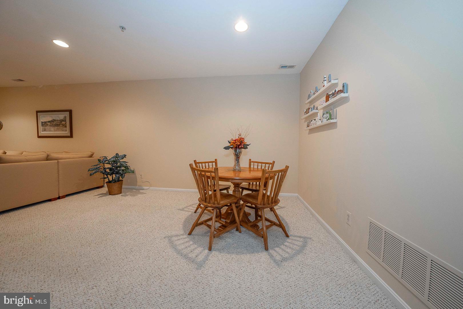 SPRINGTON POINTE WOODS - Residential