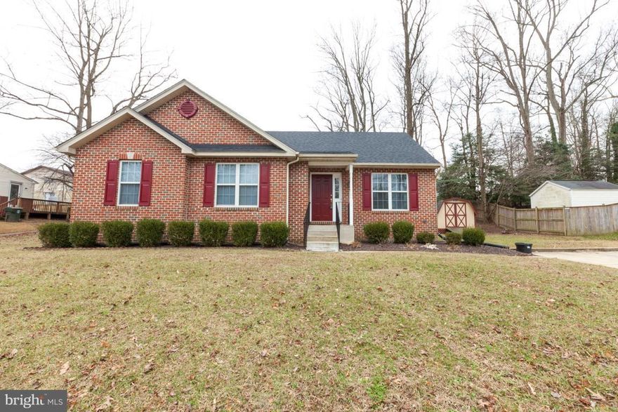 SPACIOUS RAMBLER W/ 3 BEDRM, 3 FULL BATHS. GORGEOUS CHAIR RAIL/ TRIM IN DINING RM.  LIVING RM HAS COZY FIREPLACE. ENJOY THE HUGE FULLY FINISHED BASEMENT W/FAMILY RM, FULL BATH AND REC. ROOM. USDA ELIGIBLE AREA FOR 100% FINANCING.
