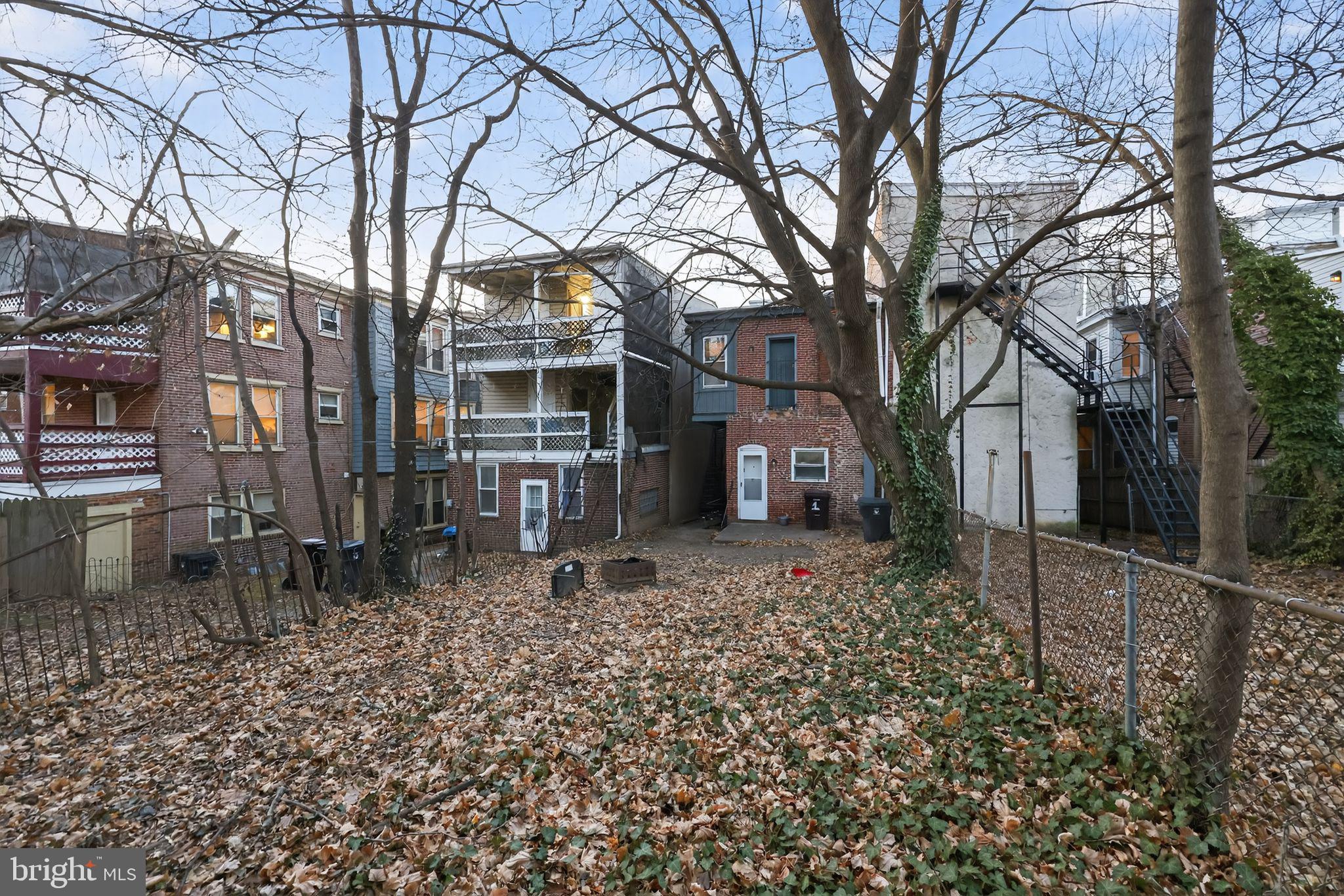 906 N MADISON STREET