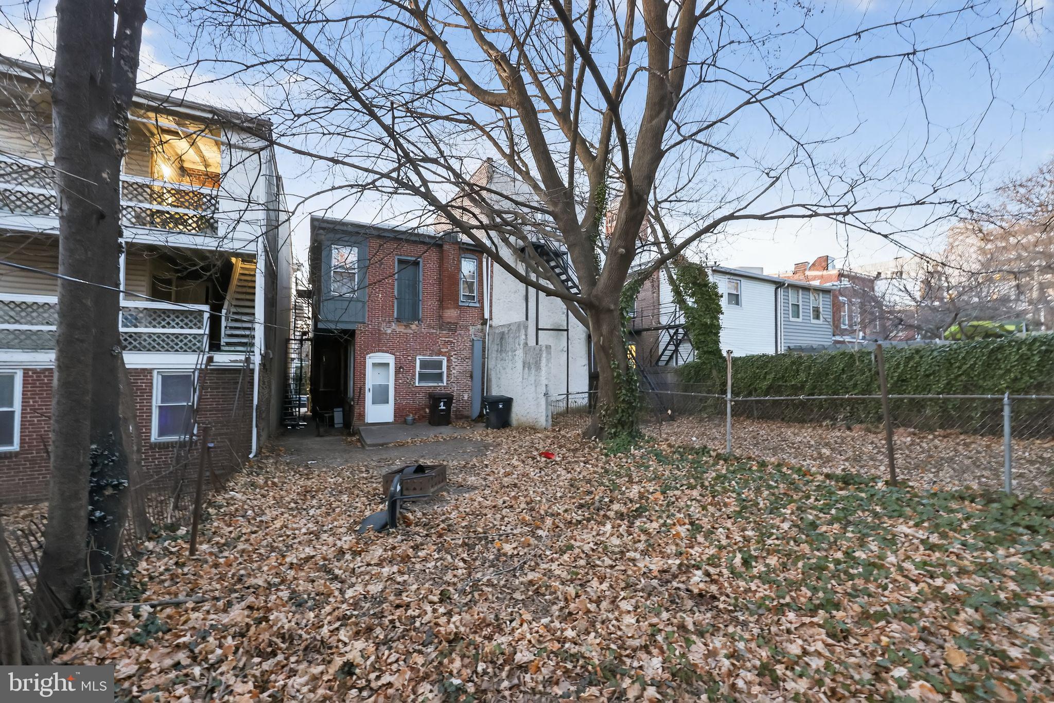 906 N MADISON STREET