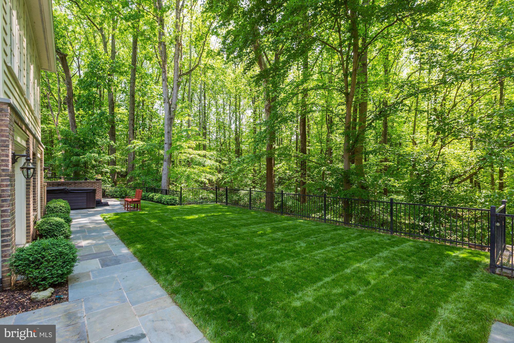 RIVER FALLS - Residential