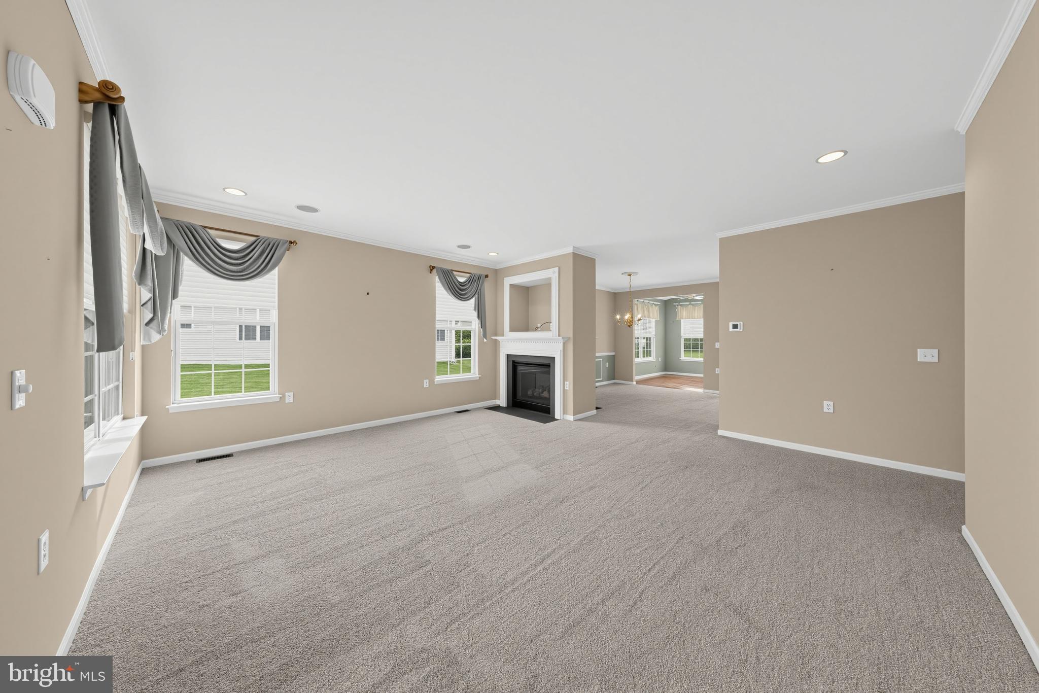 405 TOPIARY LANE