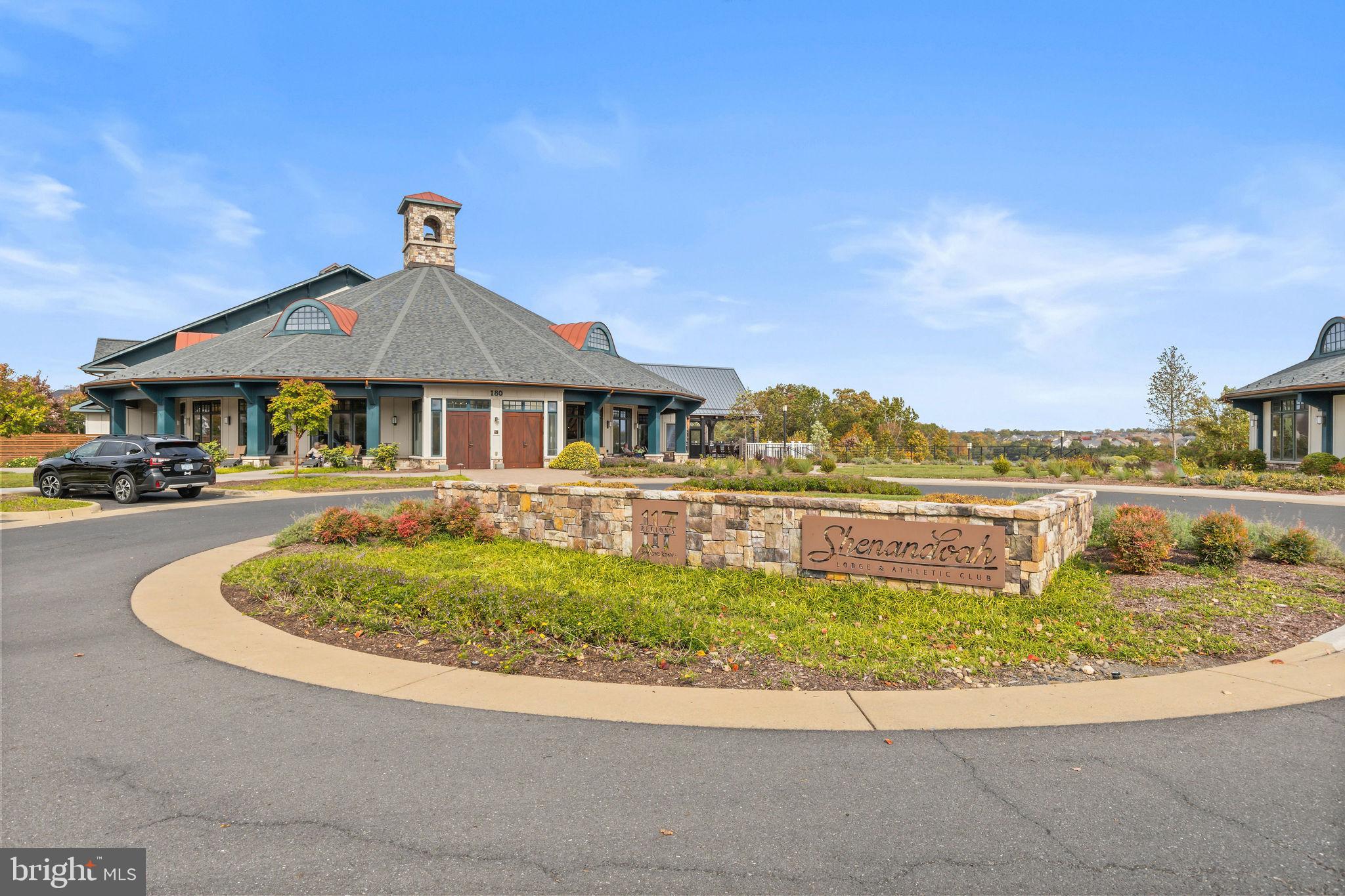 LAKE FREDERICK - Residential