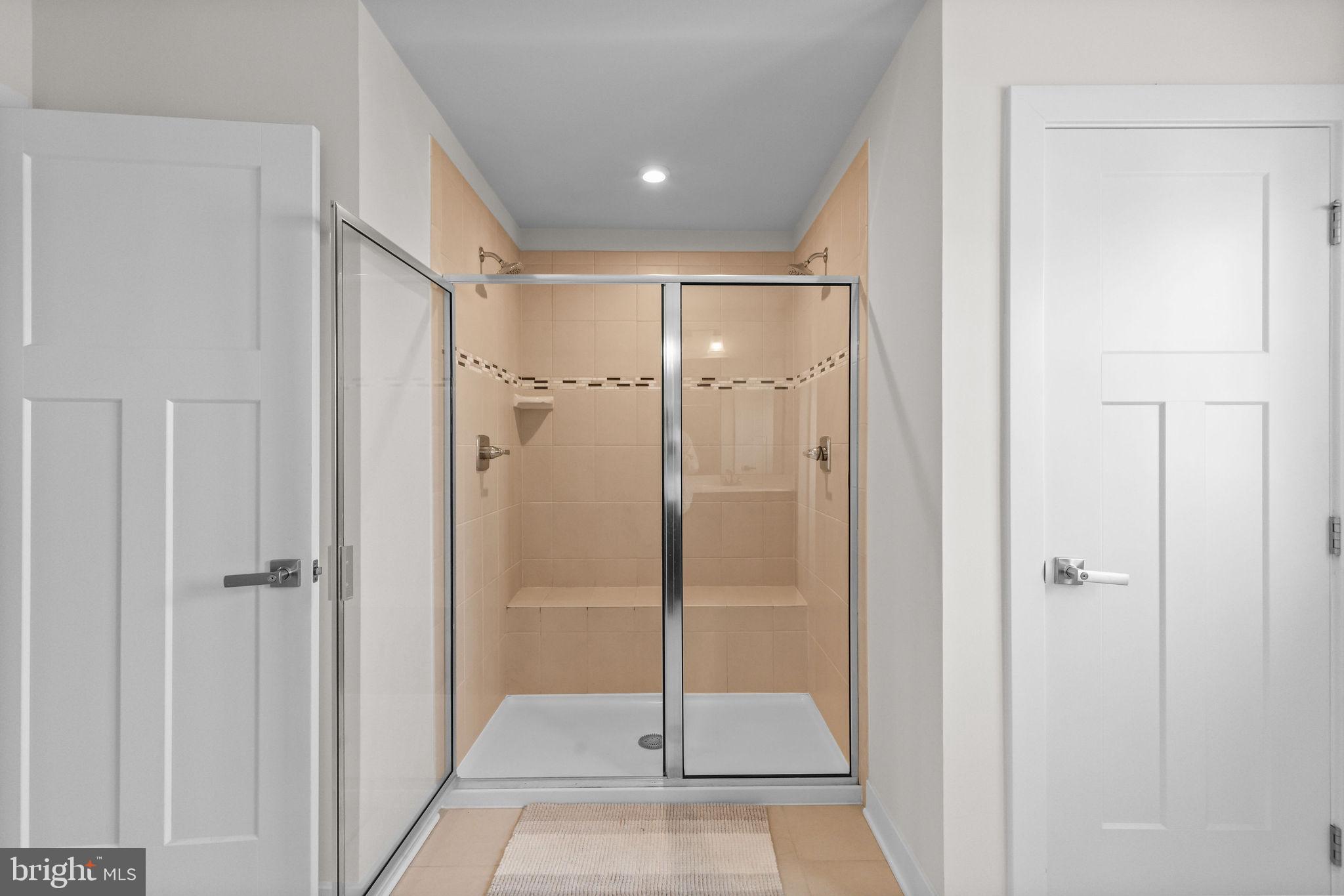 LAKE FREDERICK - Residential