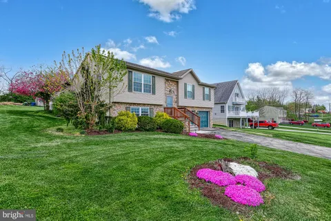 18 Schofield Drive, East Berlin, PA MLS: PAAD2017260