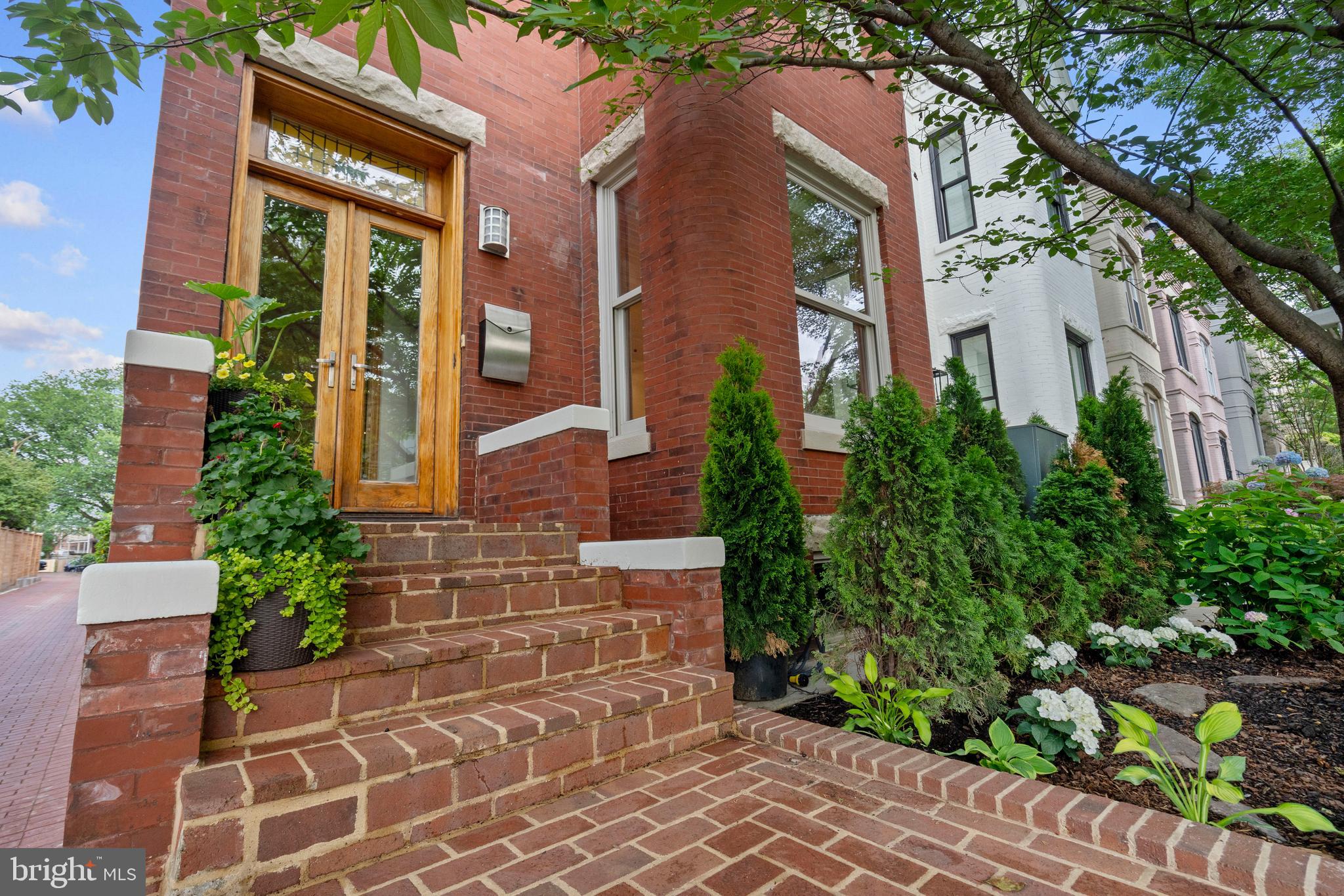 135 13TH STREET NE