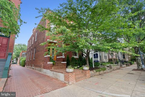 135 13TH STREET NE WASHINGTON DC 20002