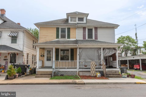 Townhouse For Rent - 124 S Kentucky Avenue<br/> MARTINSBURG, WV 25401