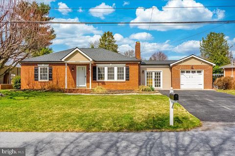 Homes For Sale - 18436 Woodside Drive<br/> HAGERSTOWN, MD 21740