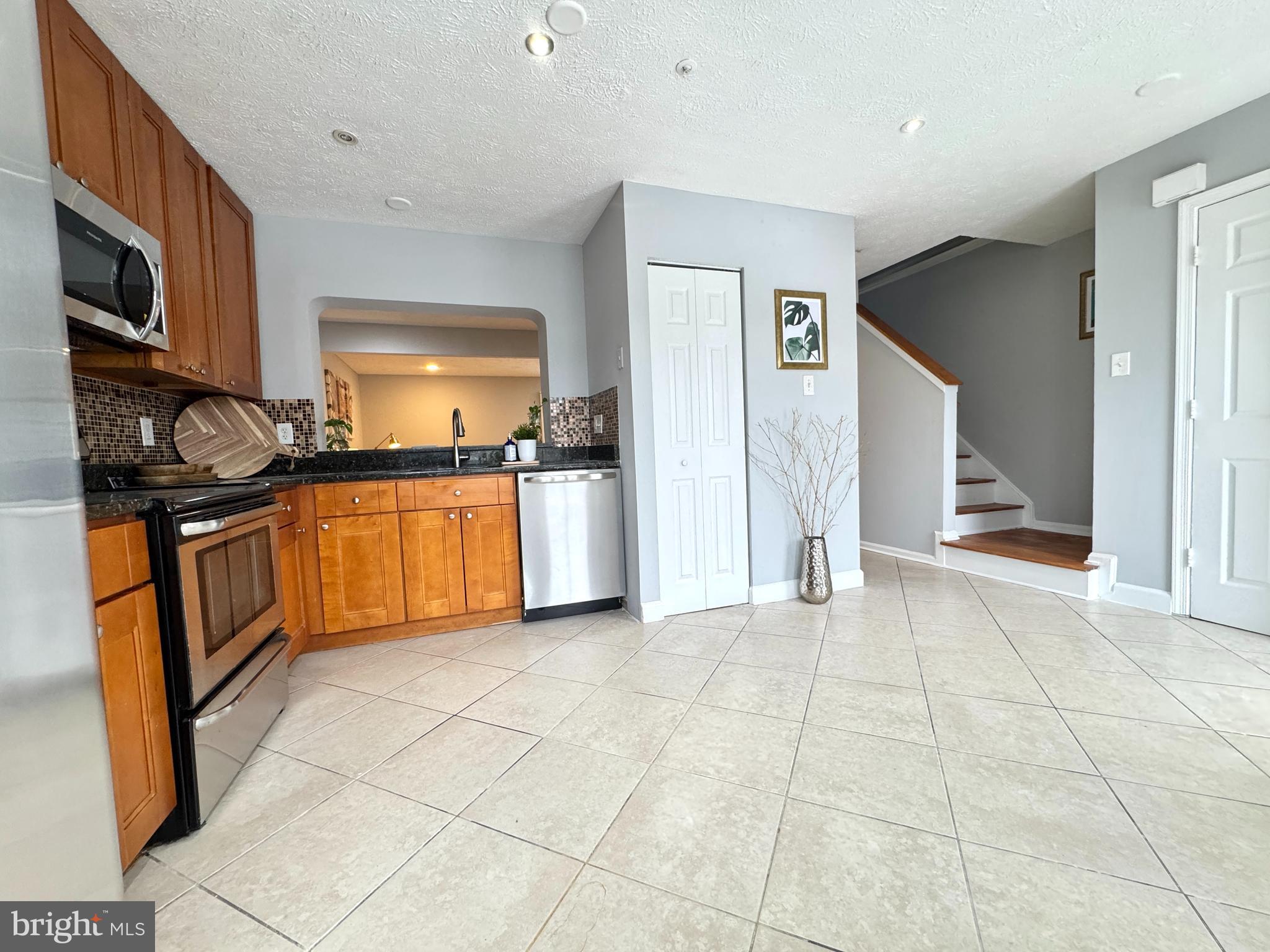 MINERAL SPRING VILLAGE - Residential