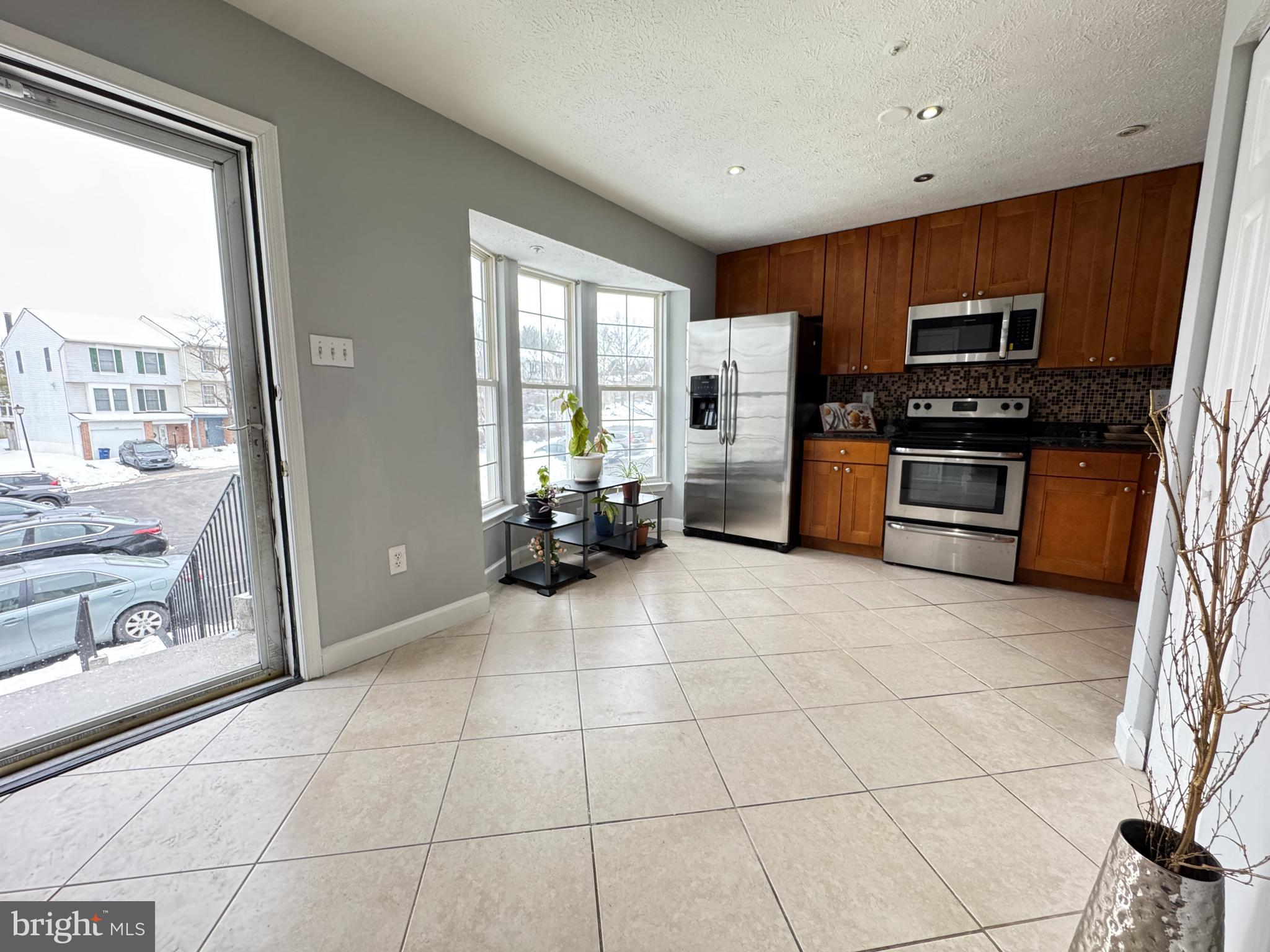 MINERAL SPRING VILLAGE - Residential