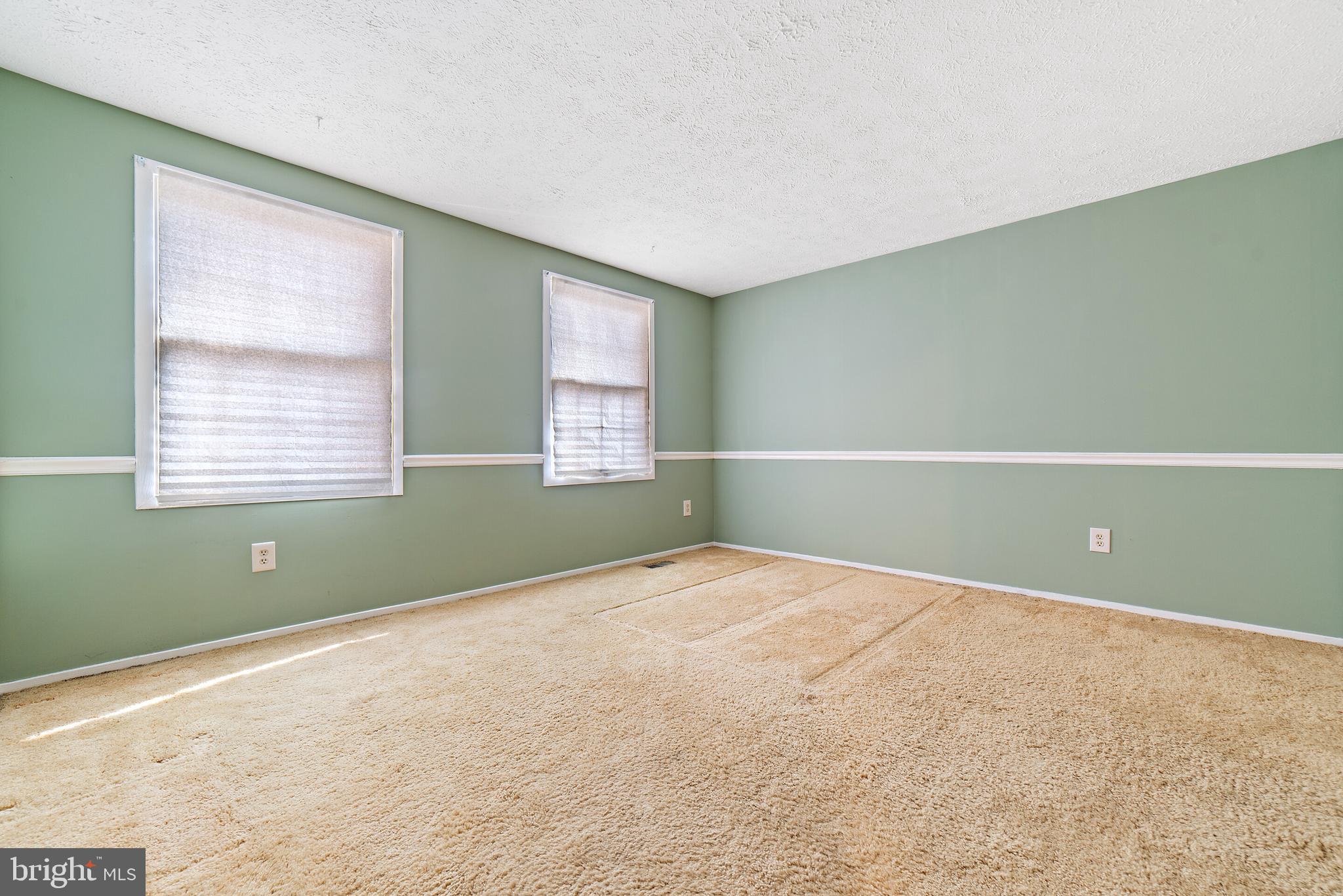 COUNTRY CLUB/LAKE MONTCLAIR - Residential