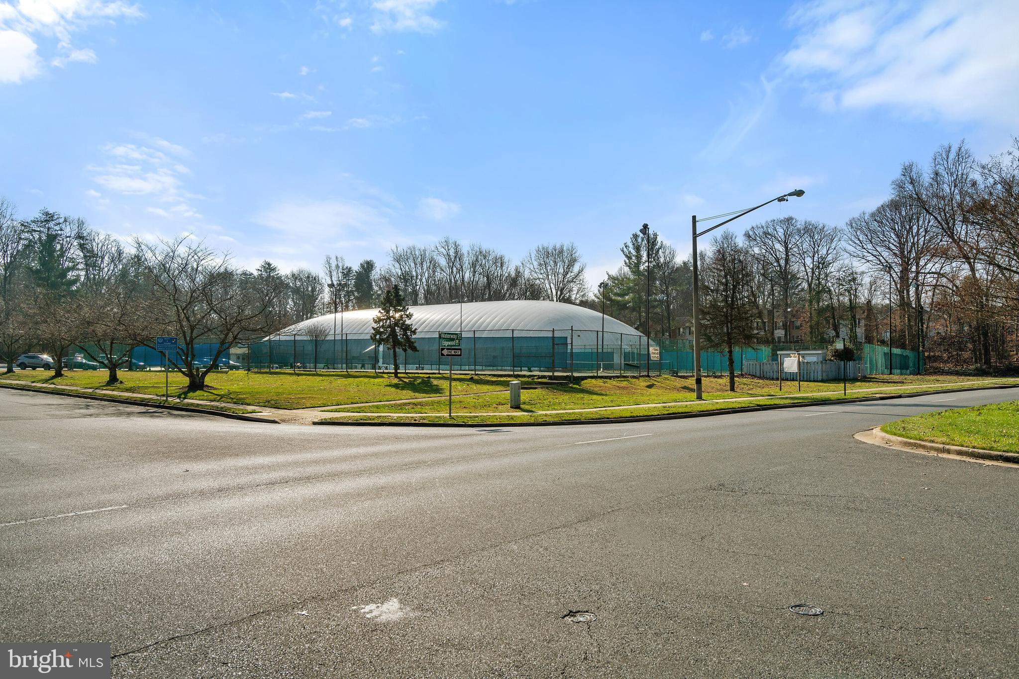 COUNTRY CLUB/LAKE MONTCLAIR - Residential