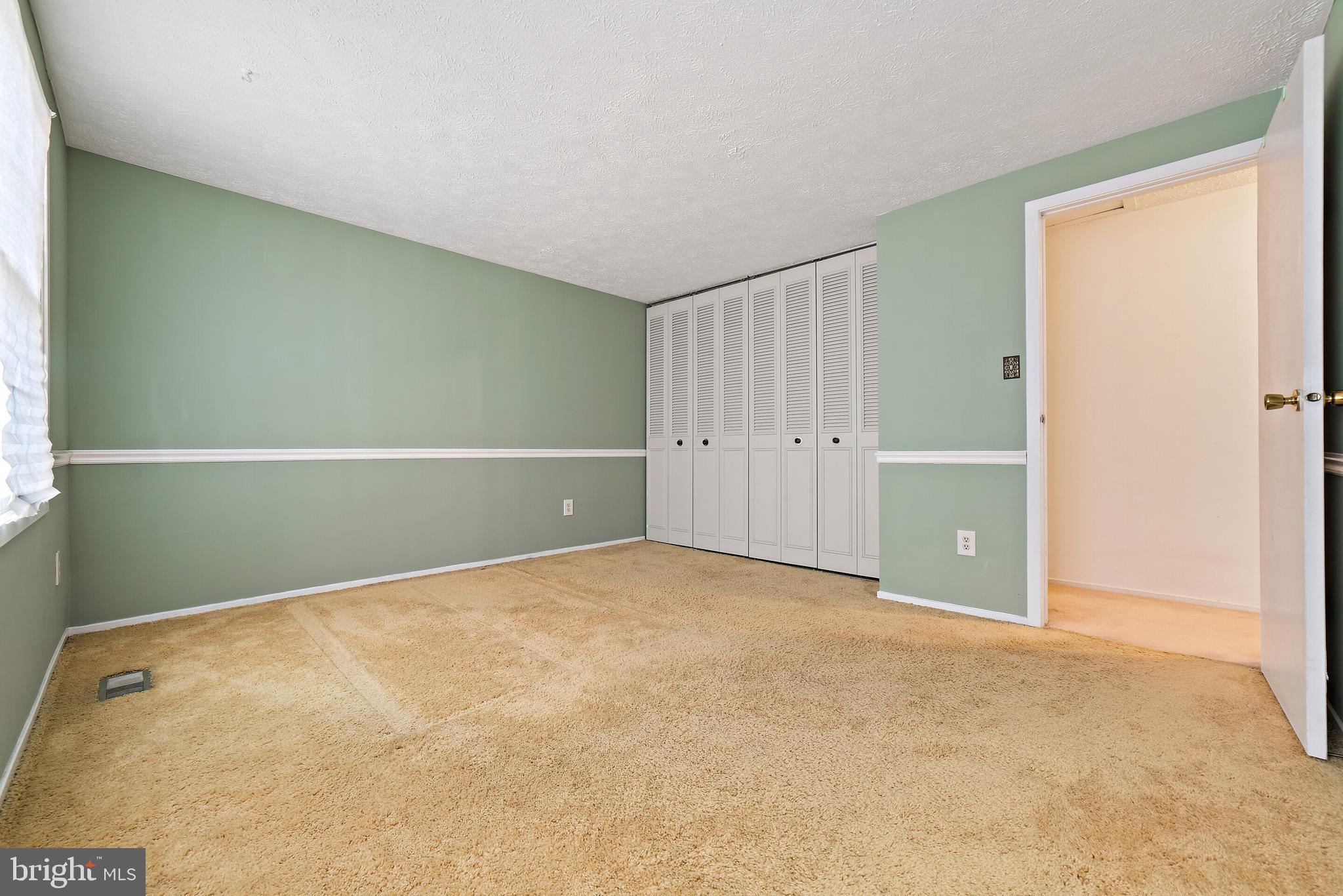 COUNTRY CLUB/LAKE MONTCLAIR - Residential