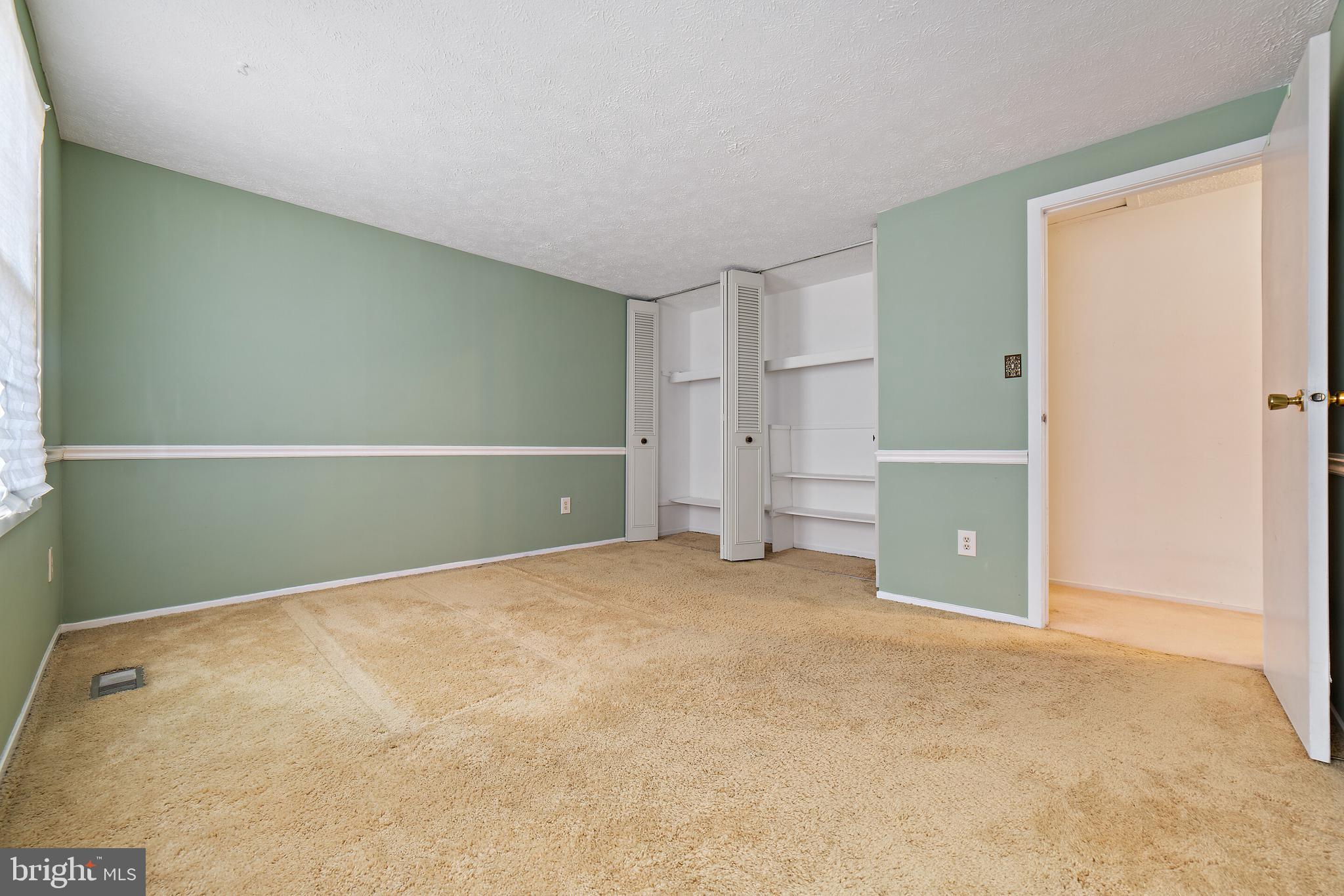 COUNTRY CLUB/LAKE MONTCLAIR - Residential