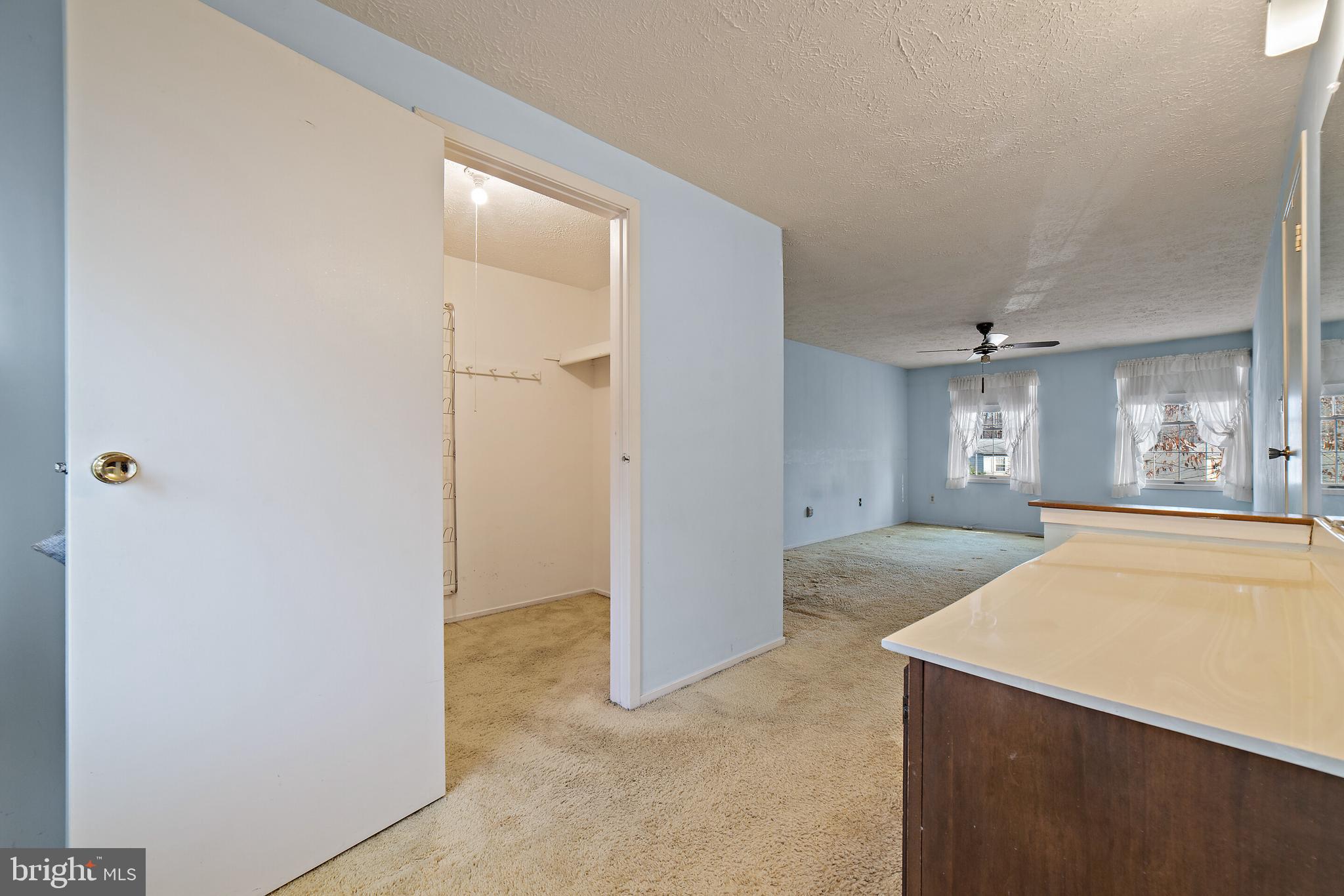 COUNTRY CLUB/LAKE MONTCLAIR - Residential