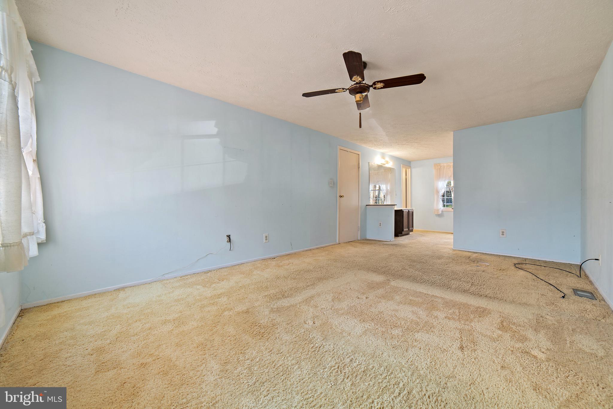 COUNTRY CLUB/LAKE MONTCLAIR - Residential