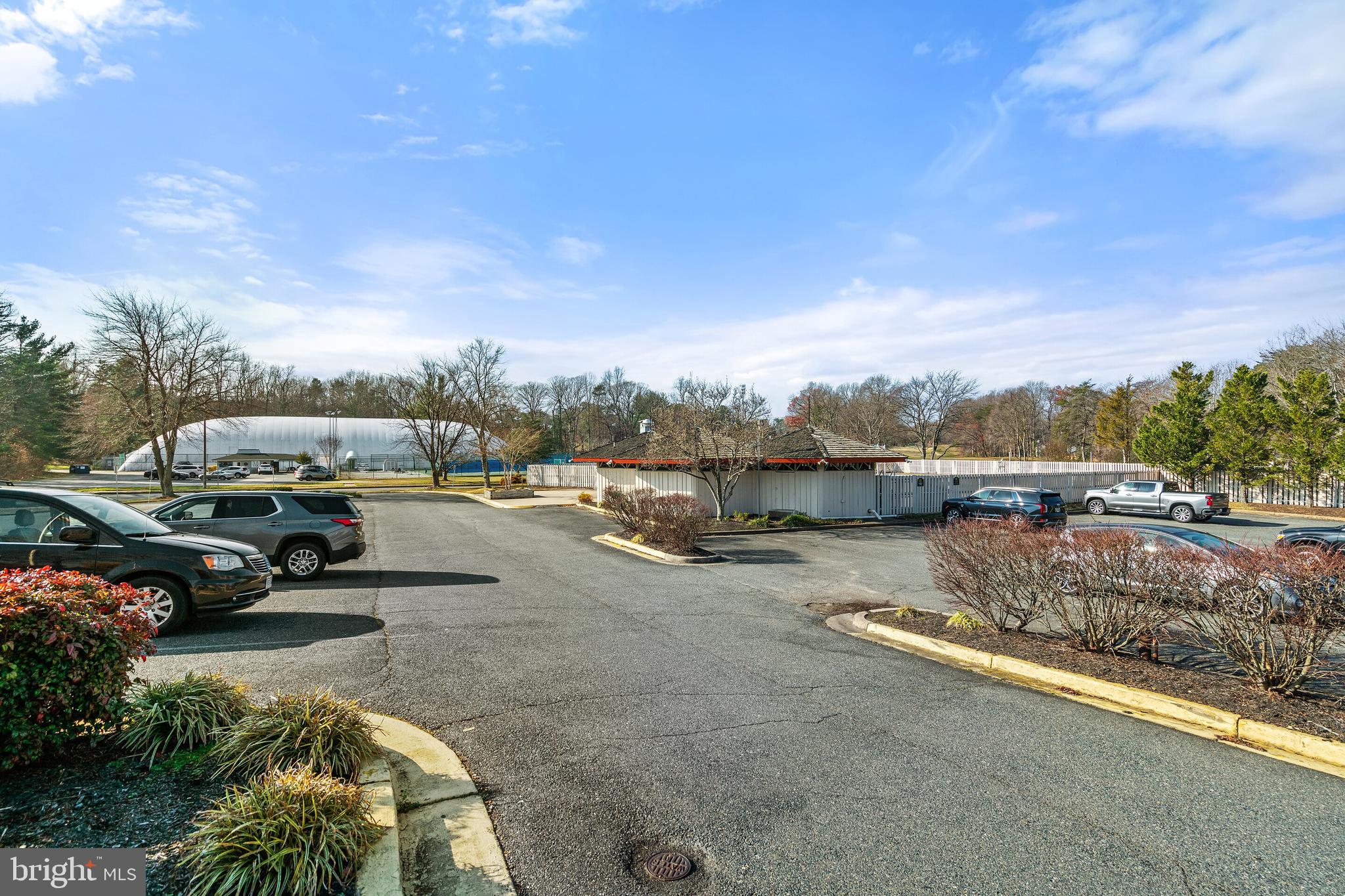 COUNTRY CLUB/LAKE MONTCLAIR - Residential