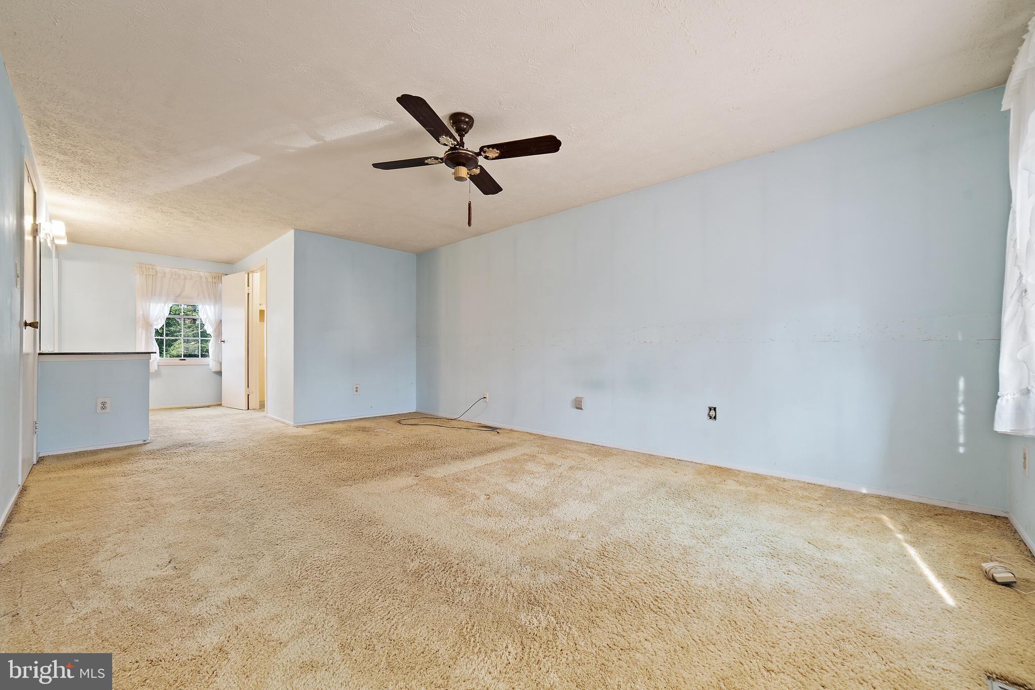 COUNTRY CLUB/LAKE MONTCLAIR - Residential