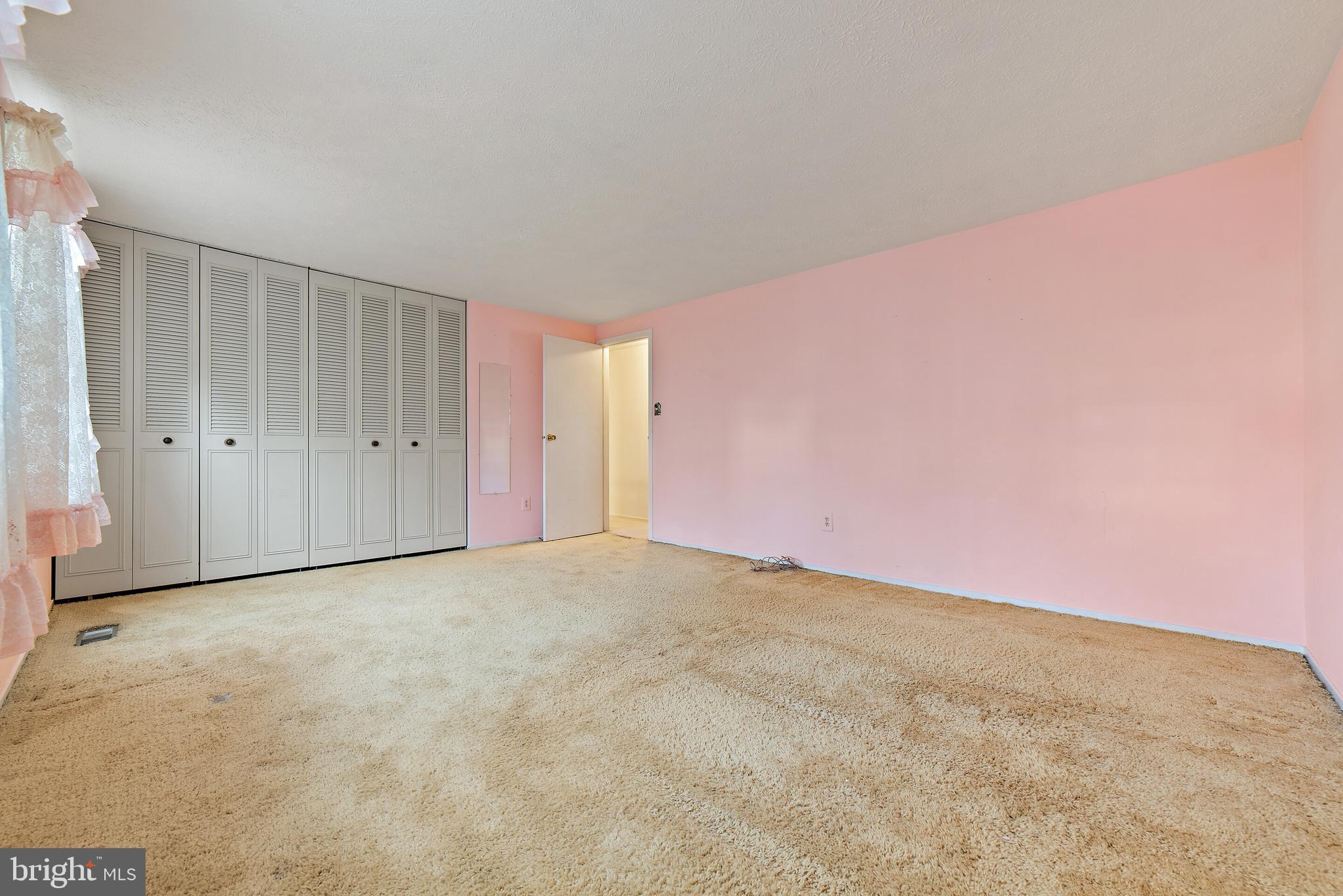 COUNTRY CLUB/LAKE MONTCLAIR - Residential