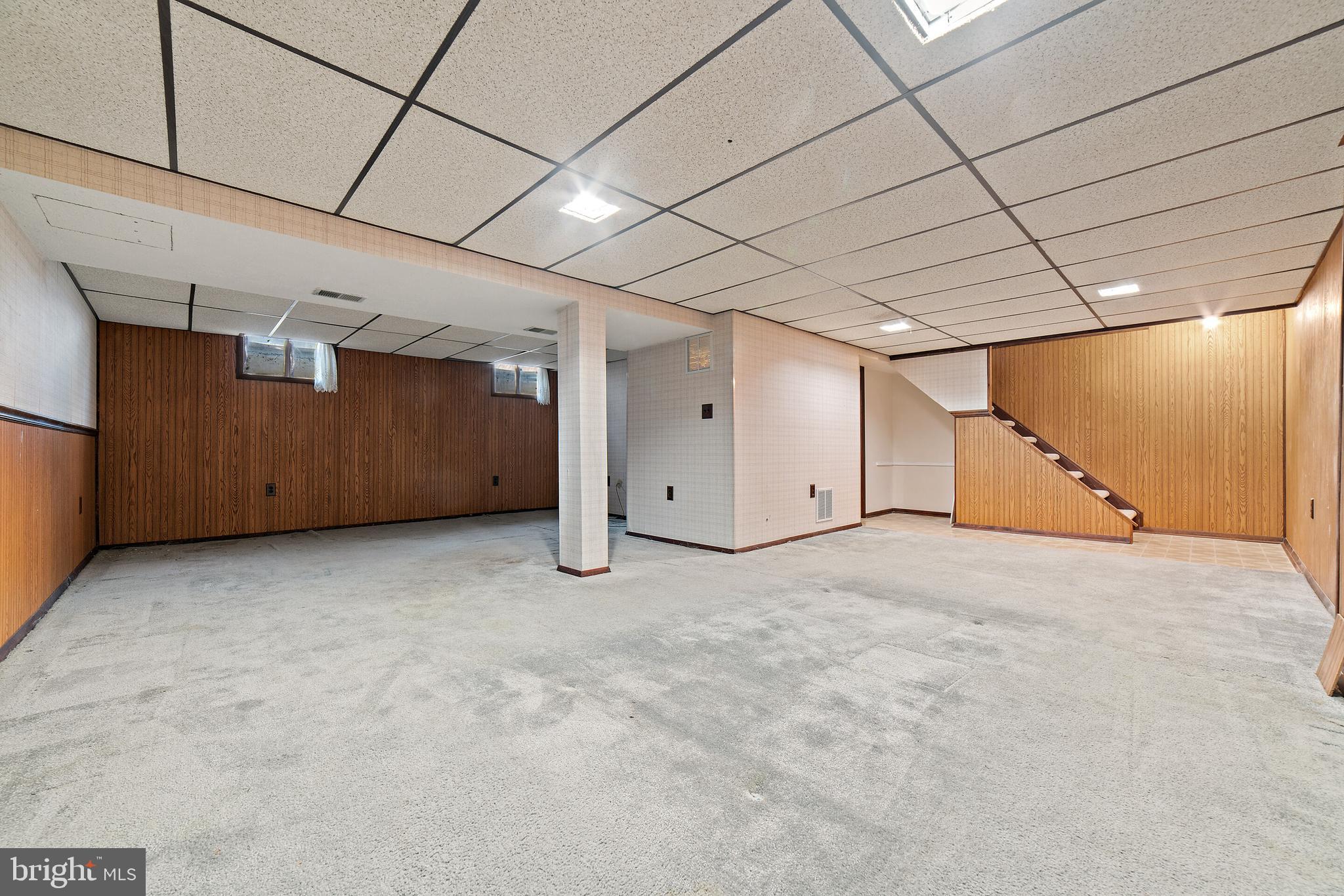 COUNTRY CLUB/LAKE MONTCLAIR - Residential