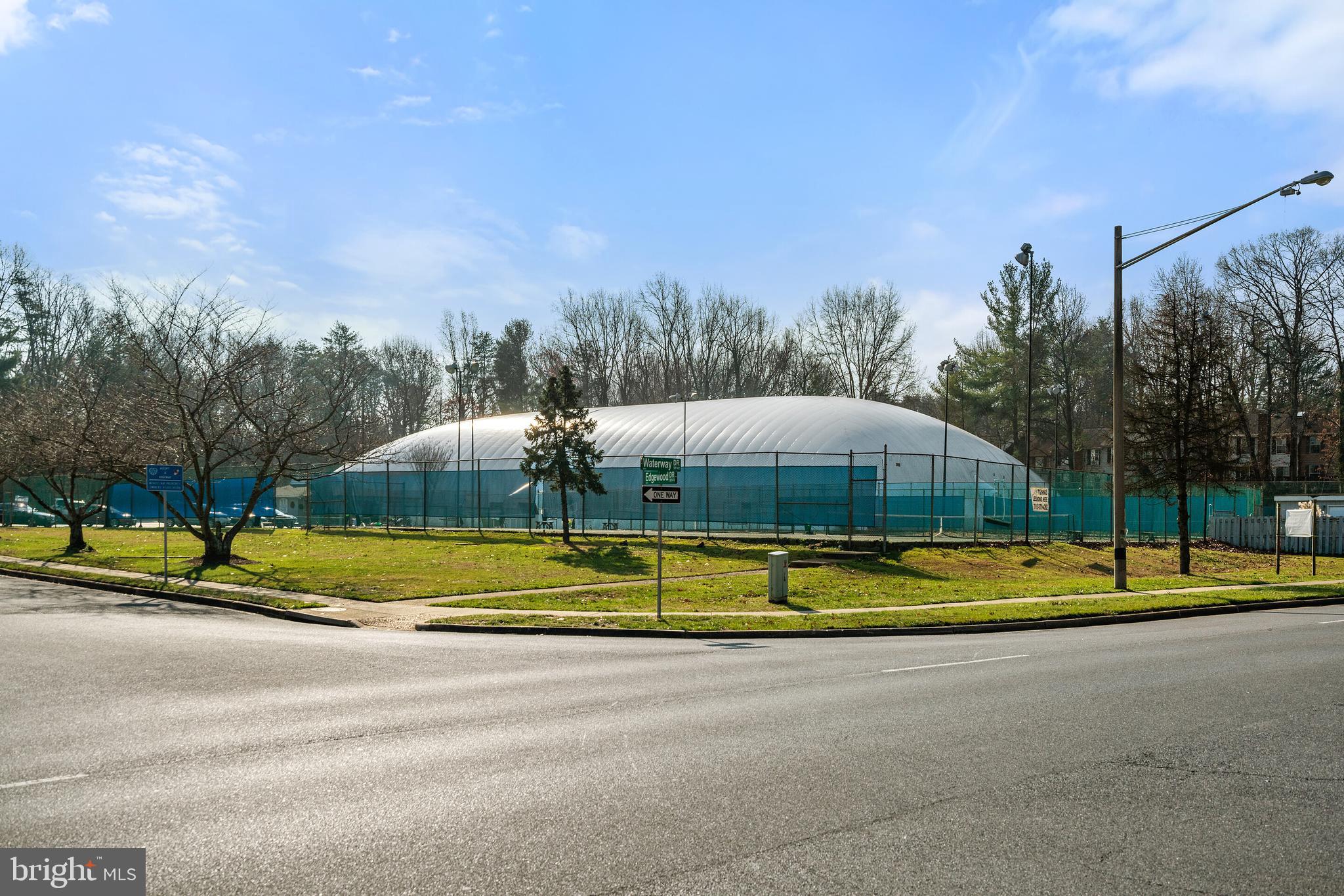 COUNTRY CLUB/LAKE MONTCLAIR - Residential