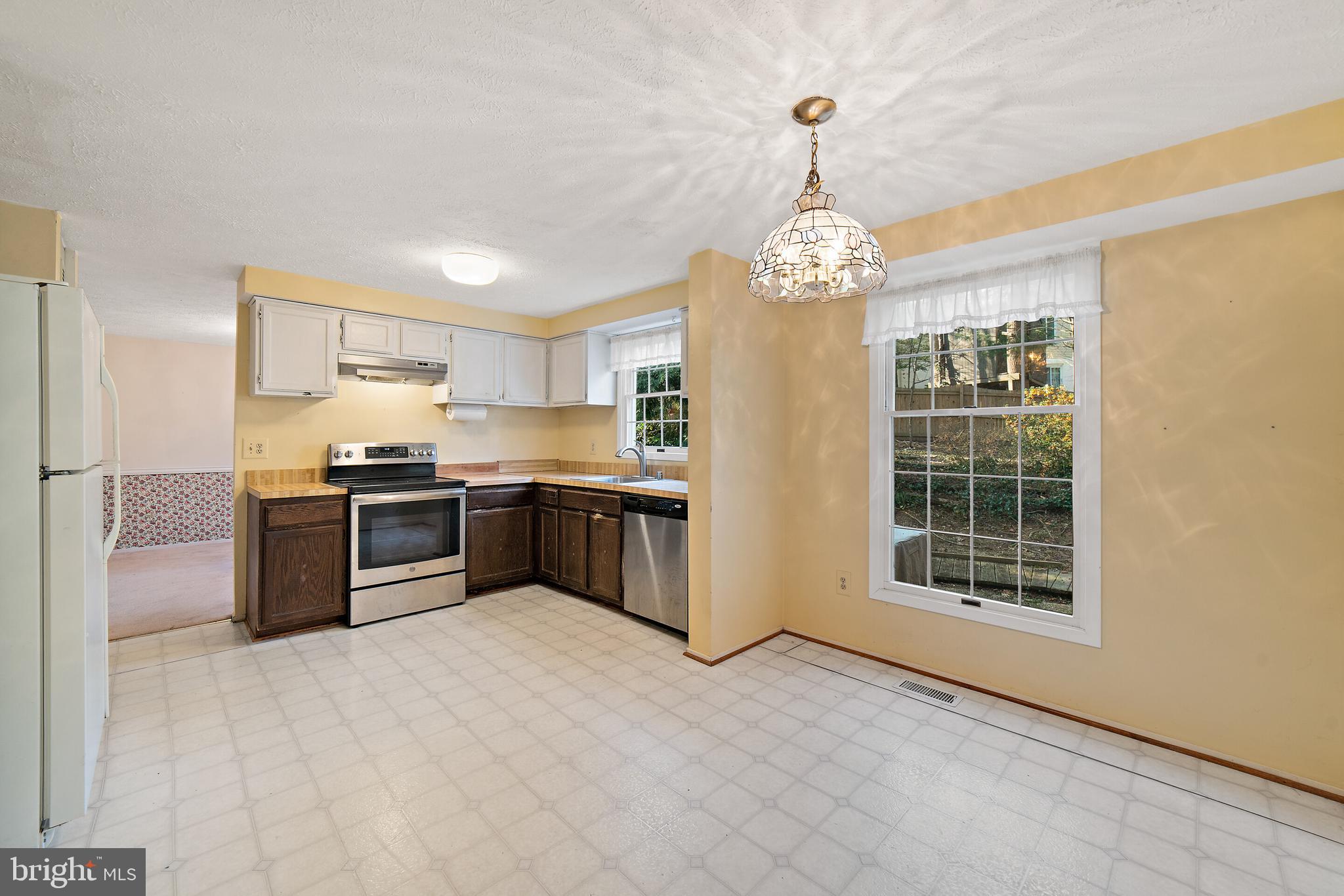 COUNTRY CLUB/LAKE MONTCLAIR - Residential