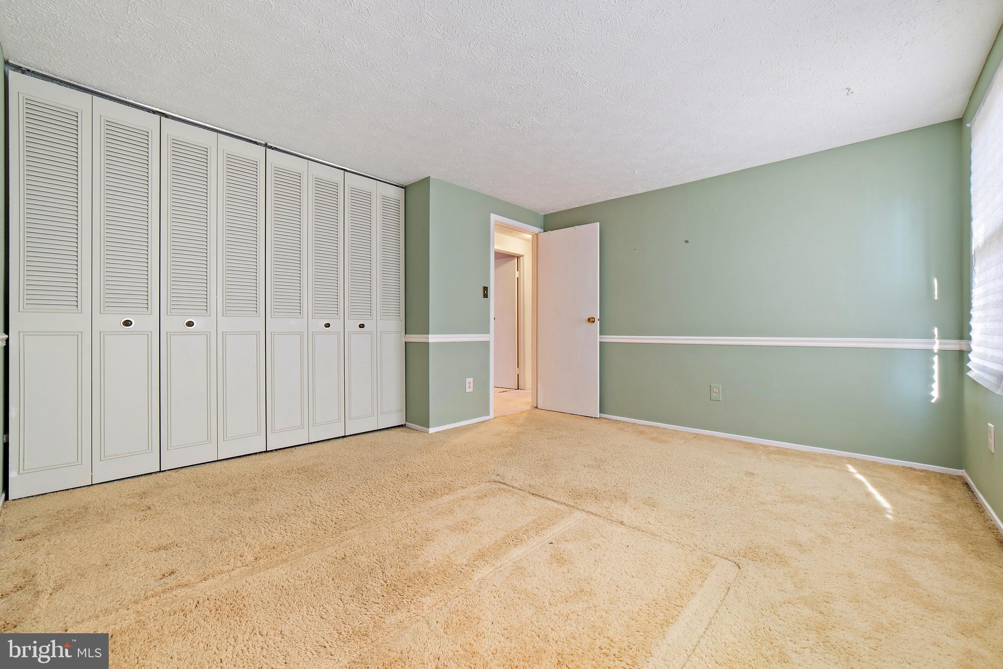 COUNTRY CLUB/LAKE MONTCLAIR - Residential