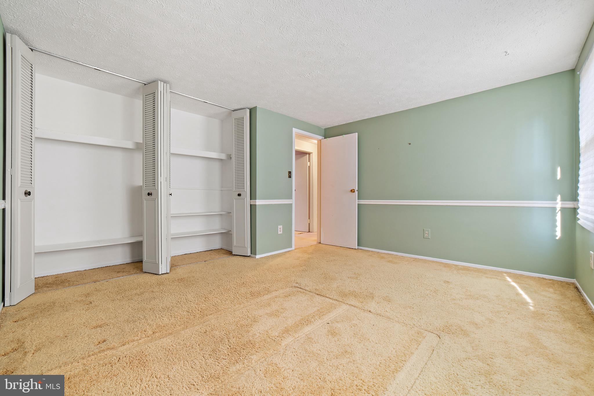 COUNTRY CLUB/LAKE MONTCLAIR - Residential