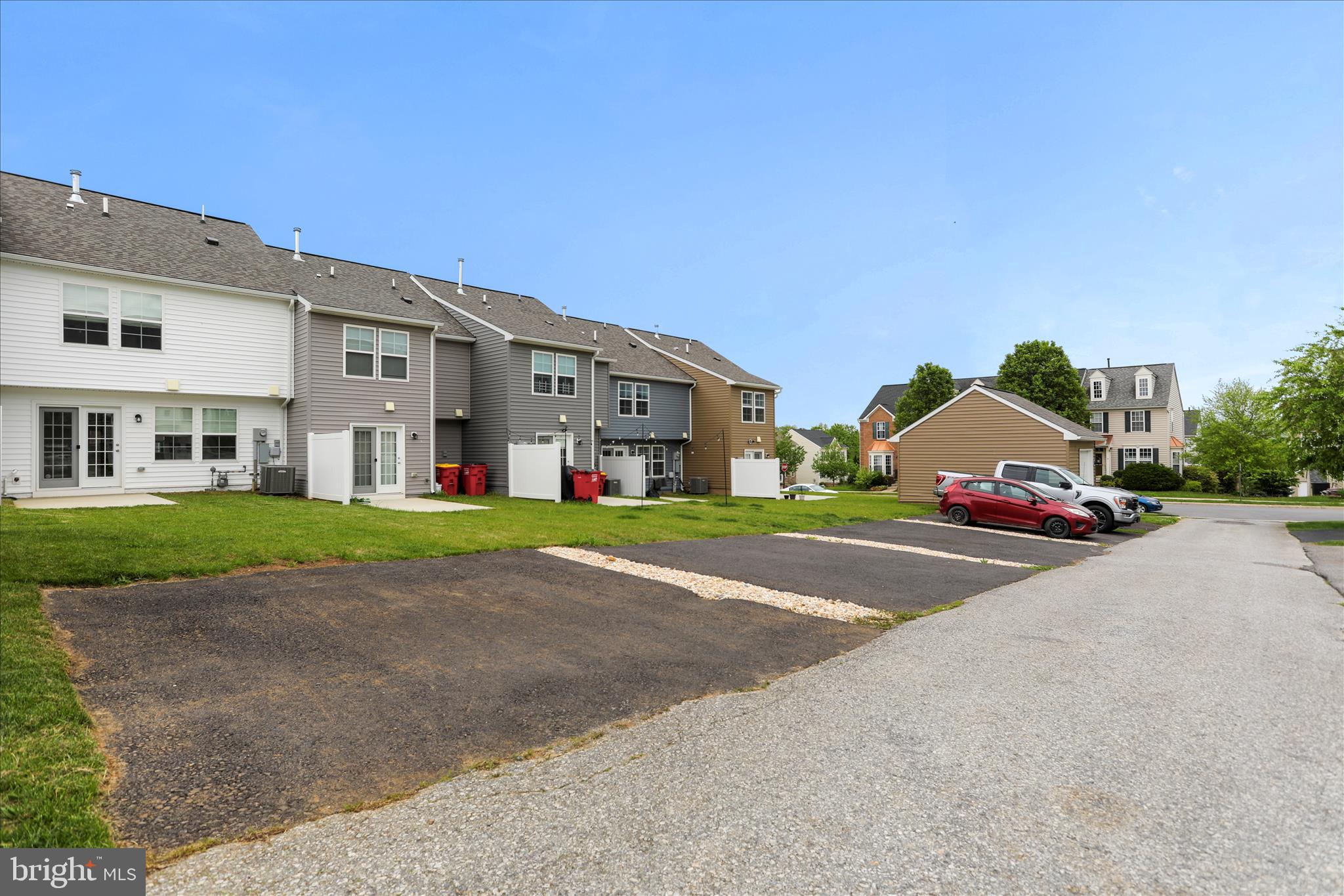 HUNTFIELD - Residential Lease